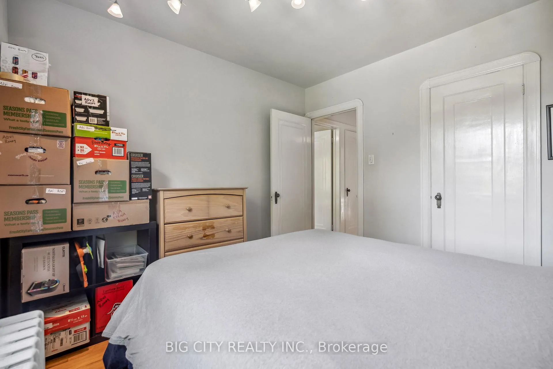 Photo 25 of 668 Eglinton Avenue E, Toronto, Leaside — HOMEH