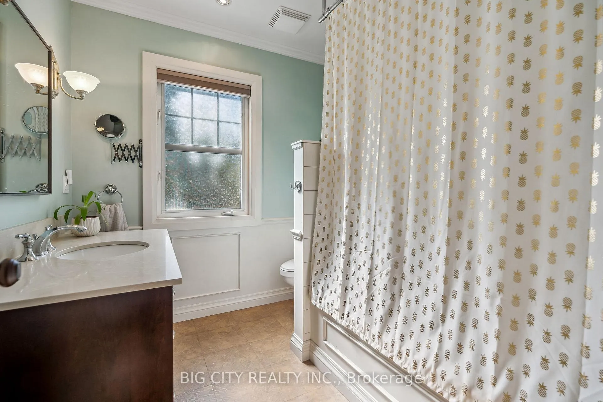 Photo 26 of 668 Eglinton Avenue E, Toronto, Leaside — HOMEH