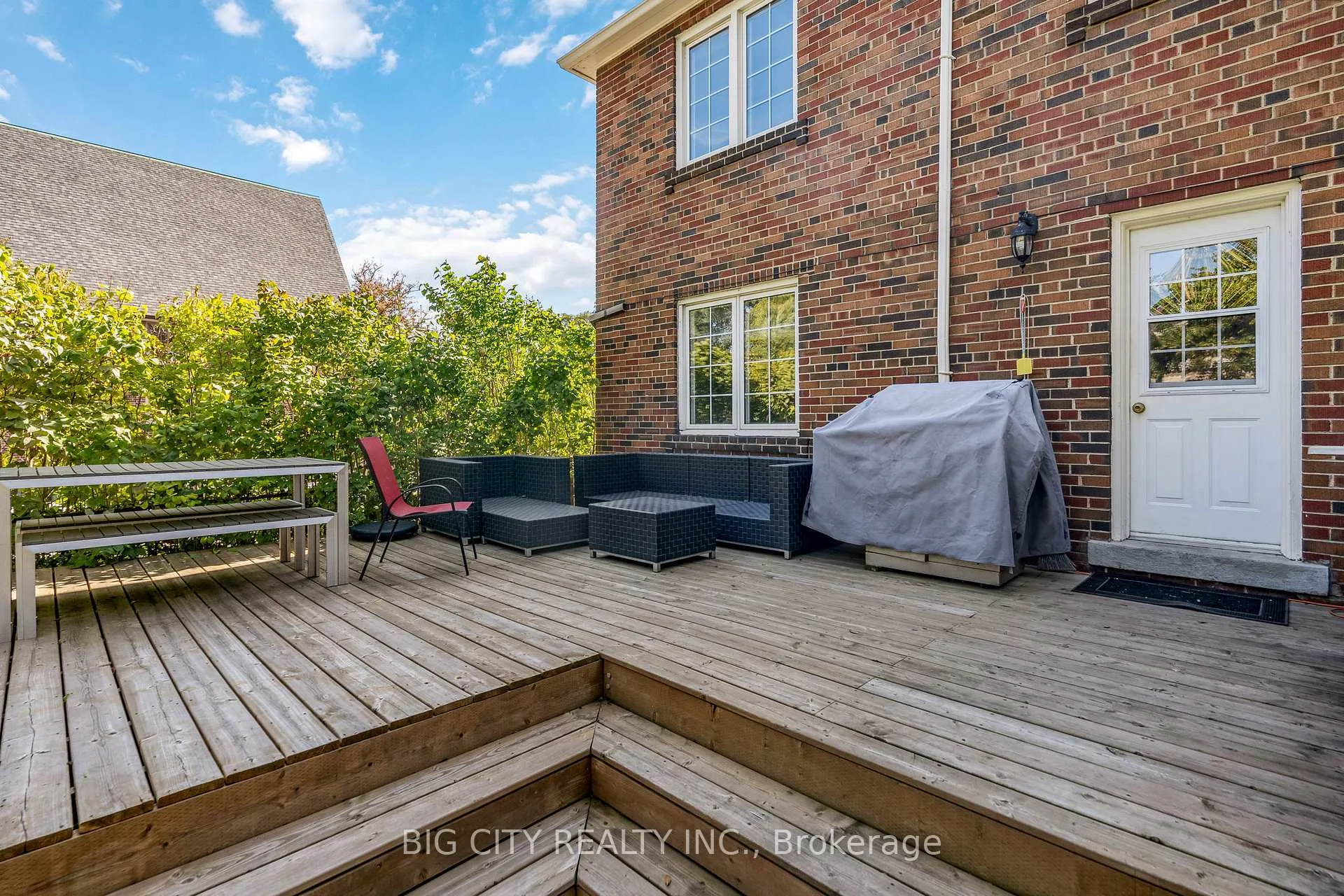 Photo 37 of 668 Eglinton Avenue E, Toronto, Leaside — HOMEH