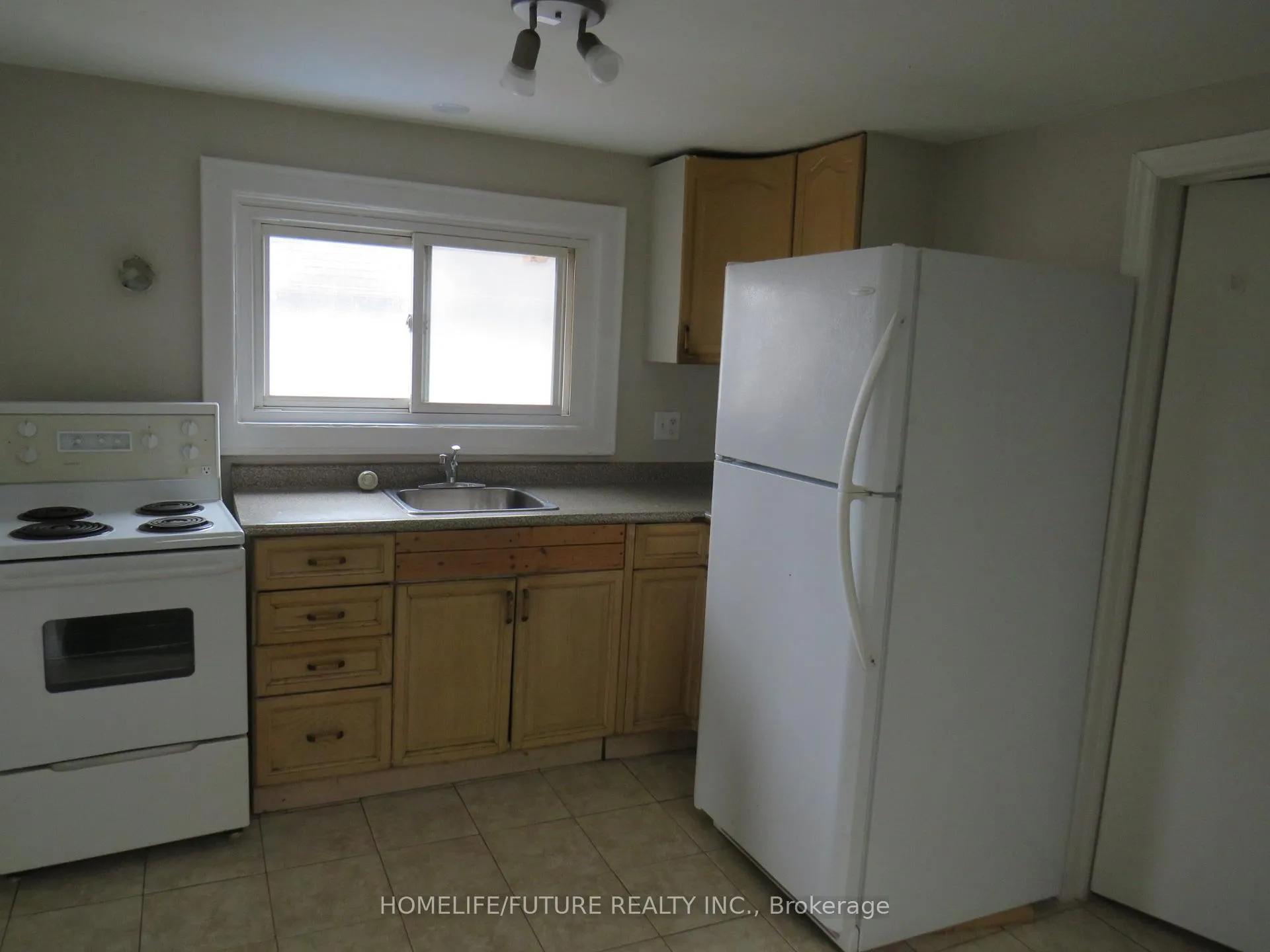 Photo 3 of Unit 2nd Flr, 539 Albert Street, Oshawa, Central — HOMEH