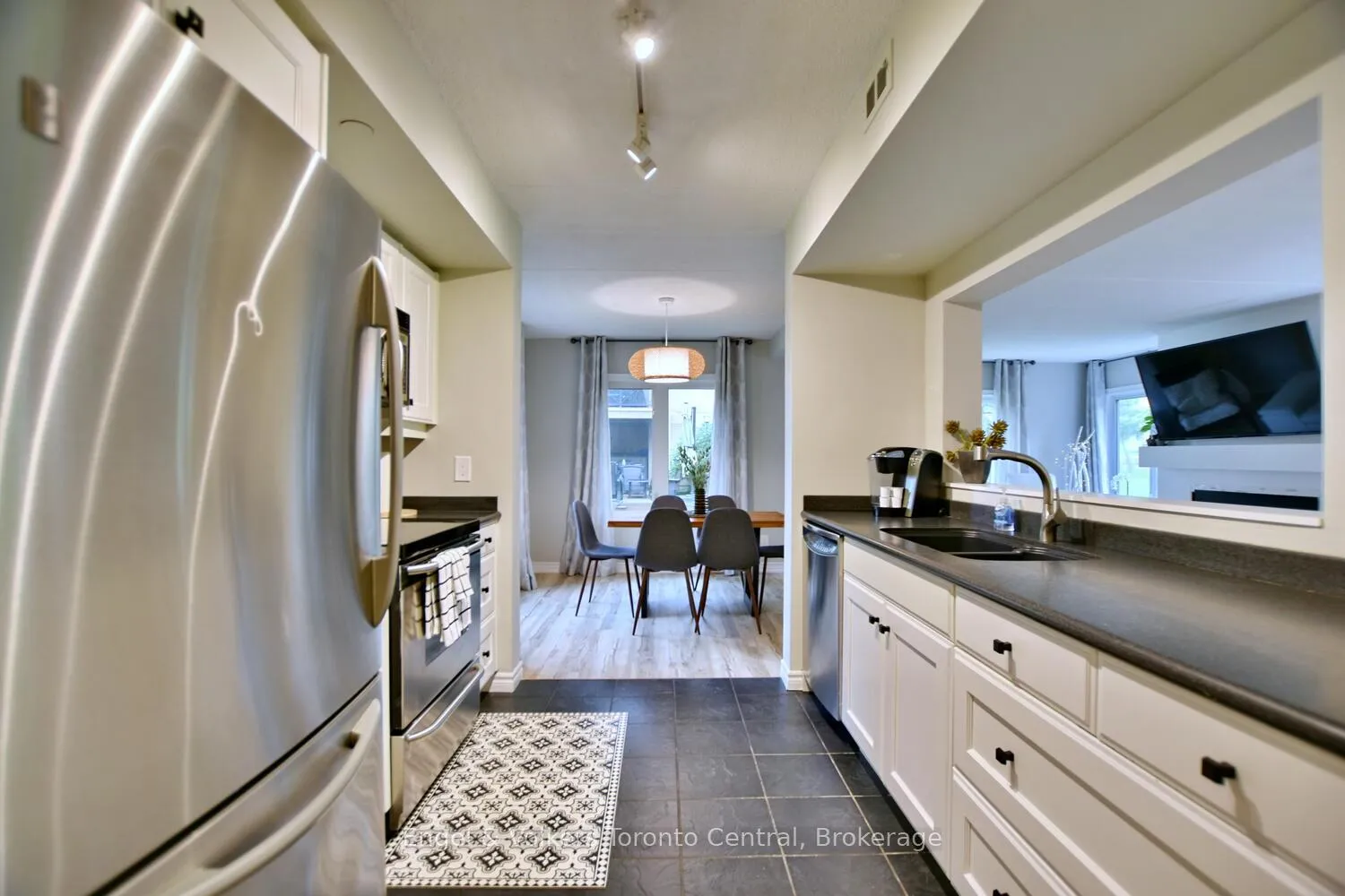Photo 4 of Unit 121, 169 Jozo Weider Boulevard, Blue Mountains — HOMEH