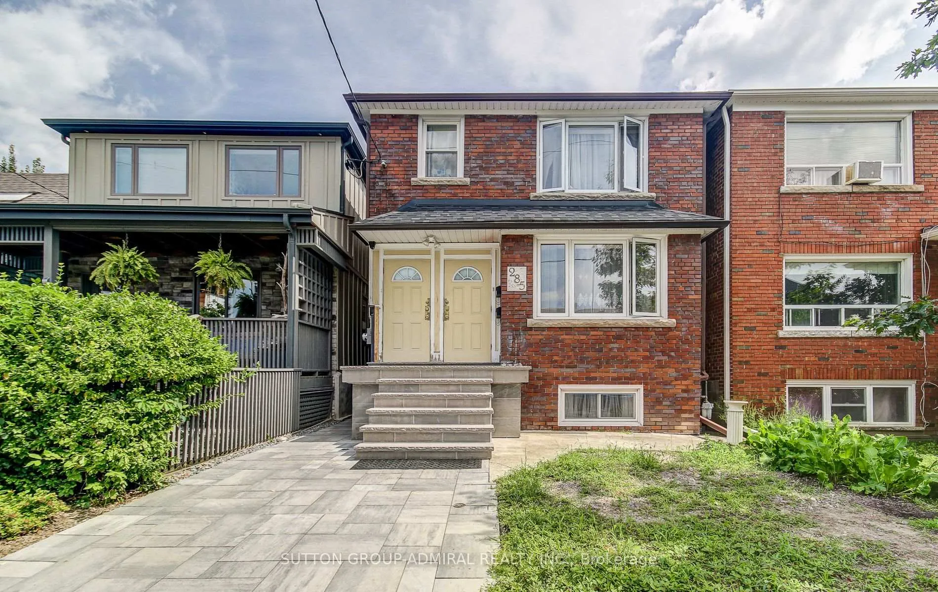 Front of 285 Wychwood Avenue