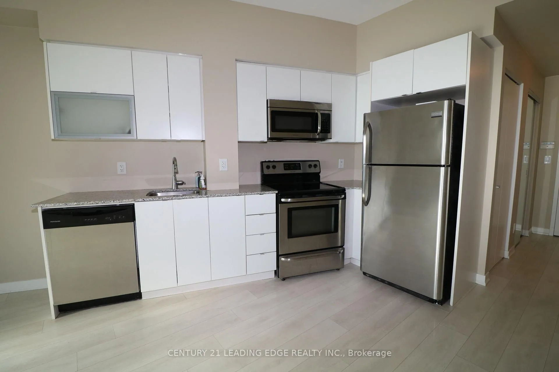 Photo 11 of Unit 909, 150 East Liberty Street, Toronto, Niagara — HOMEH