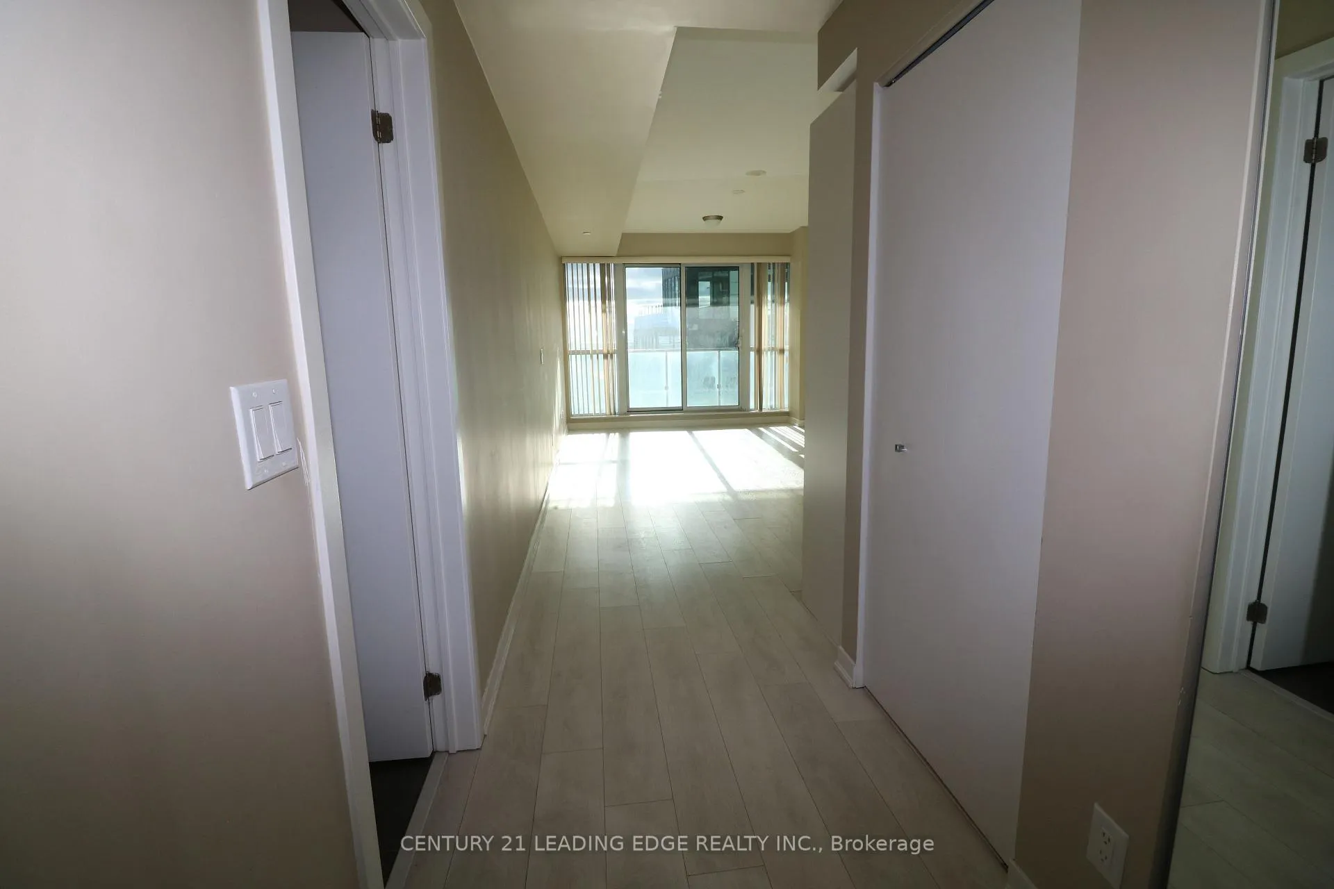 Photo 12 of Unit 909, 150 East Liberty Street, Toronto, Niagara — HOMEH
