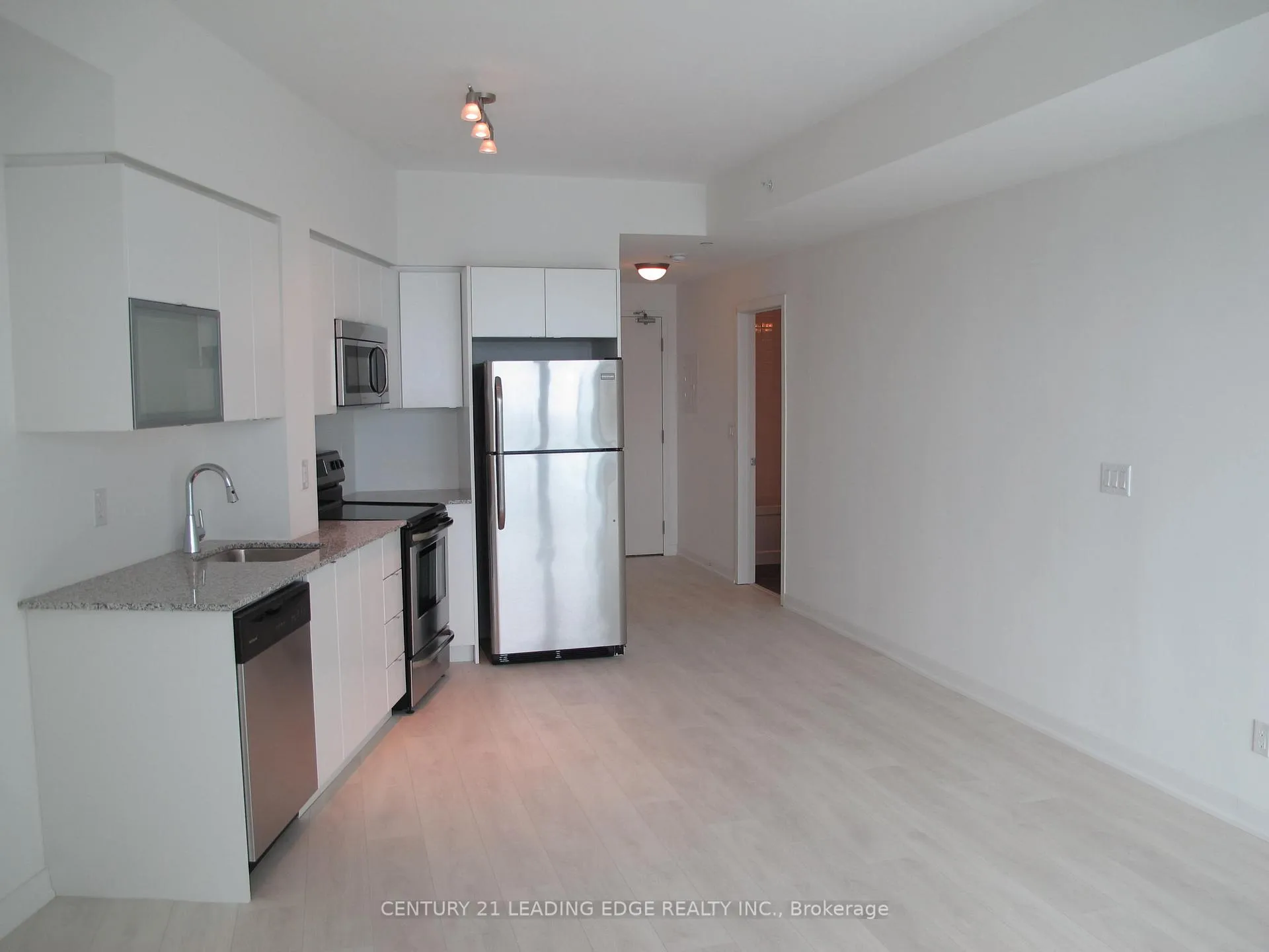Photo 13 of Unit 909, 150 East Liberty Street, Toronto, Niagara — HOMEH