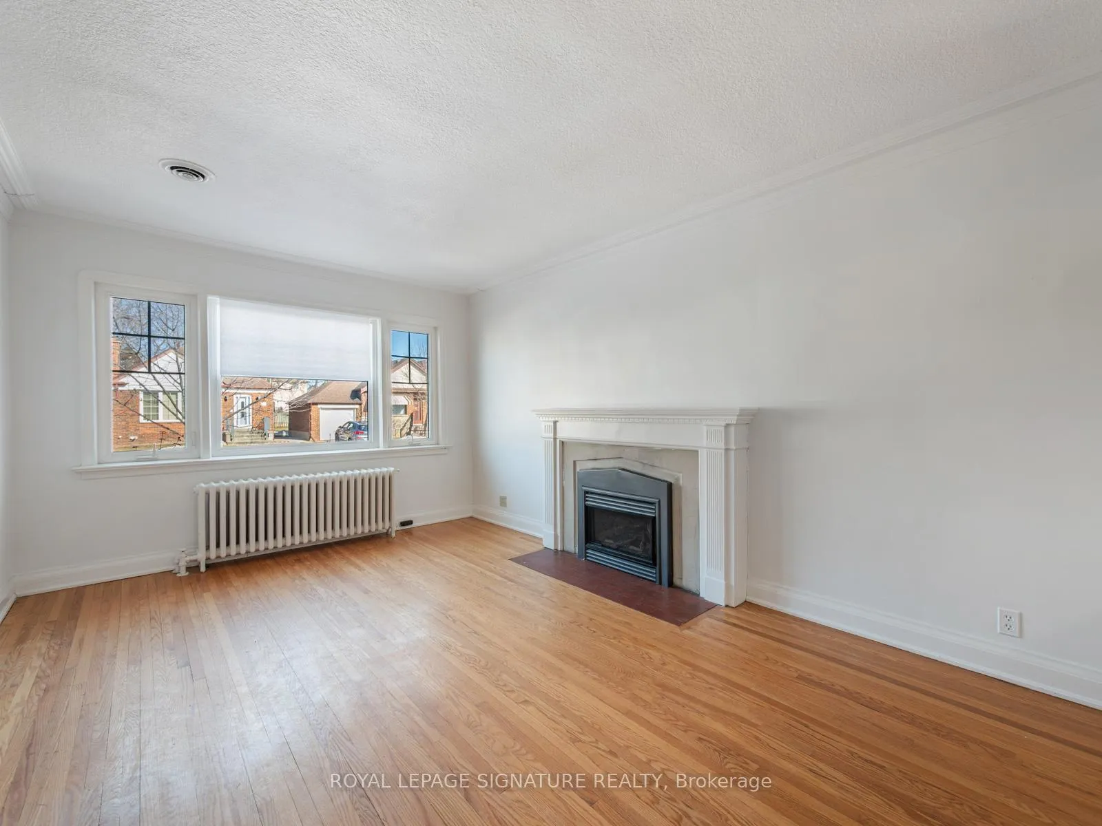 Photo 8 of 32 White Pine Avenue, Toronto, O'Connor-Parkview — HOMEH