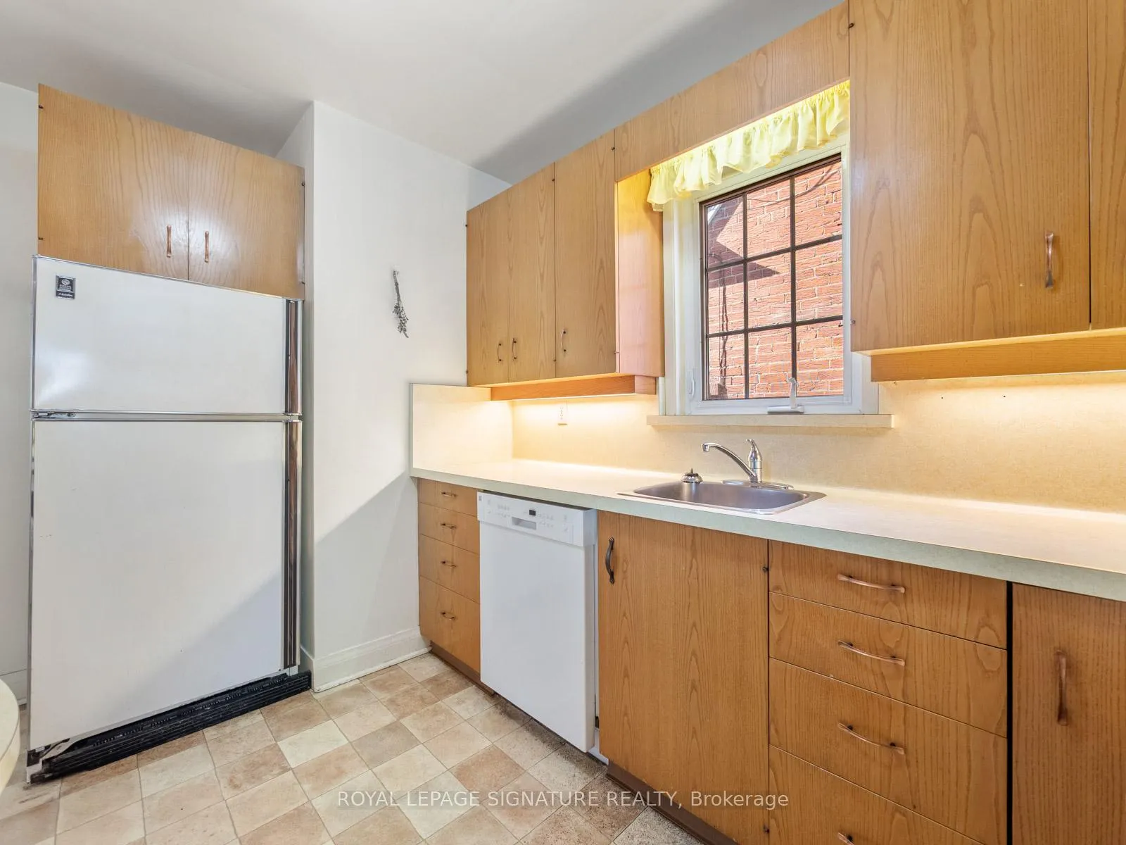 Photo 12 of 32 White Pine Avenue, Toronto, O'Connor-Parkview — HOMEH