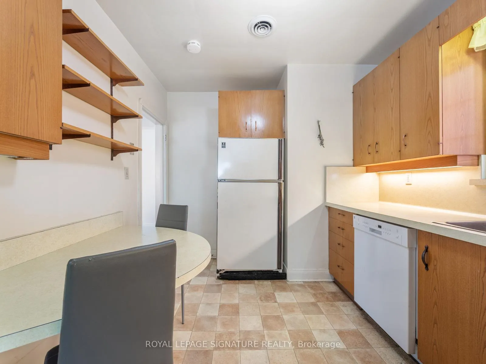 Photo 13 of 32 White Pine Avenue, Toronto, O'Connor-Parkview — HOMEH