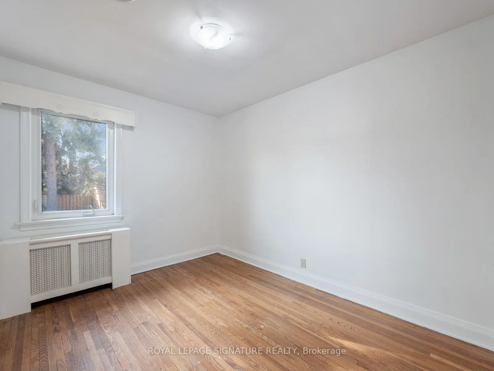 Photo 17 of 32 White Pine Avenue, Toronto, O'Connor-Parkview — HOMEH