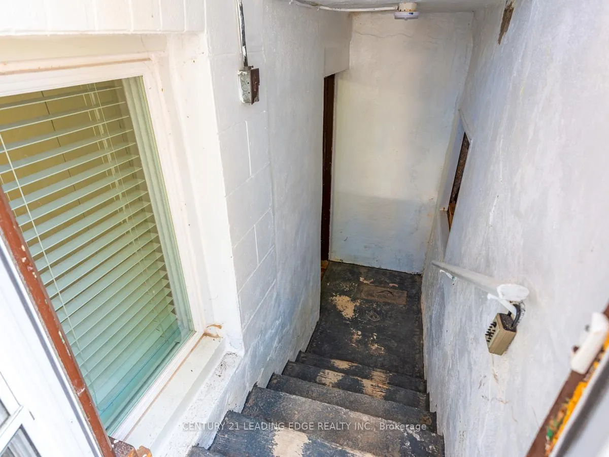 Photo 4 of Unit Lower, 301 Maple Street E, Whitby, Downtown Whitby — HOMEH