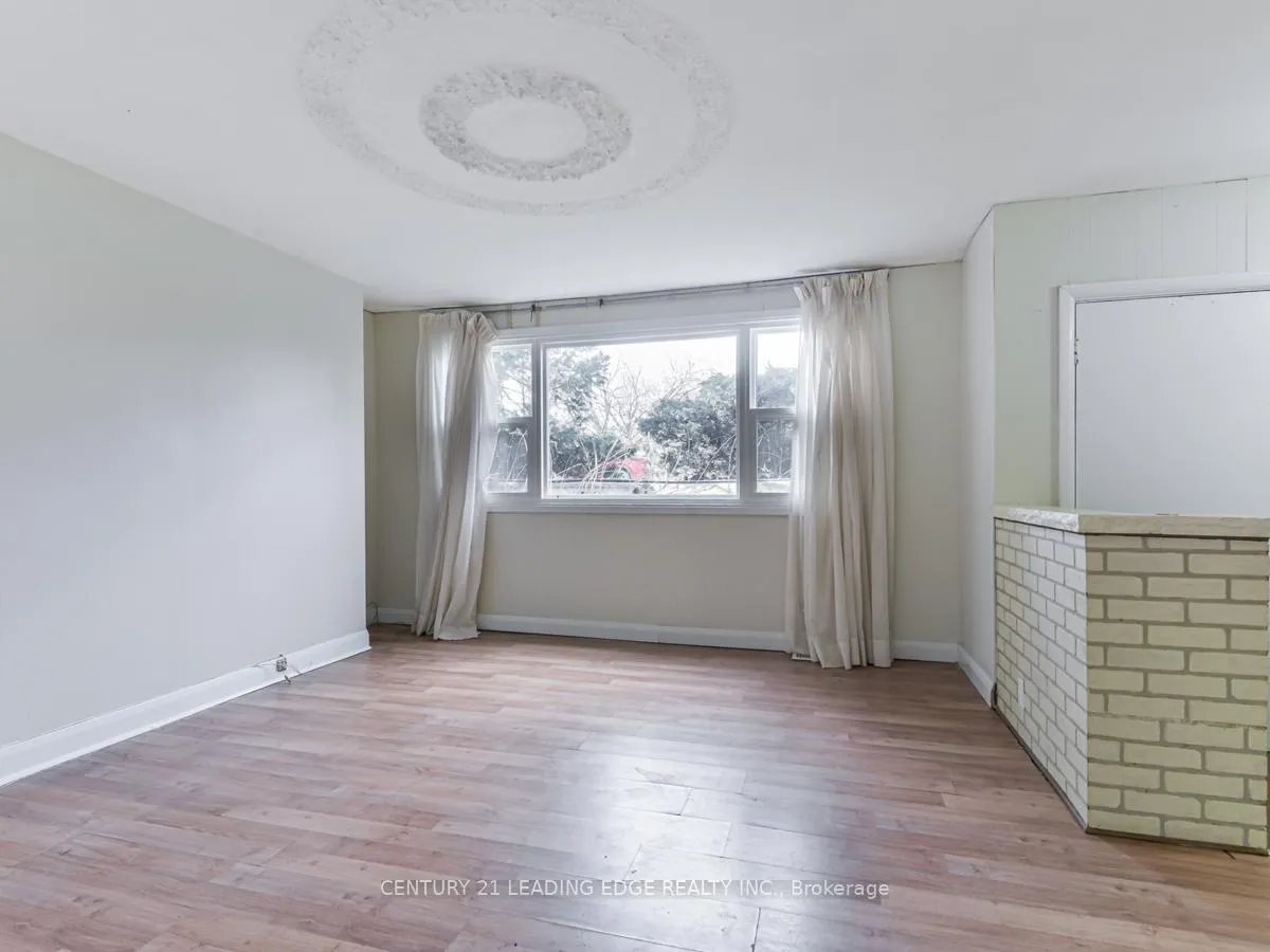 Photo 7 of Unit Lower, 301 Maple Street E, Whitby, Downtown Whitby — HOMEH