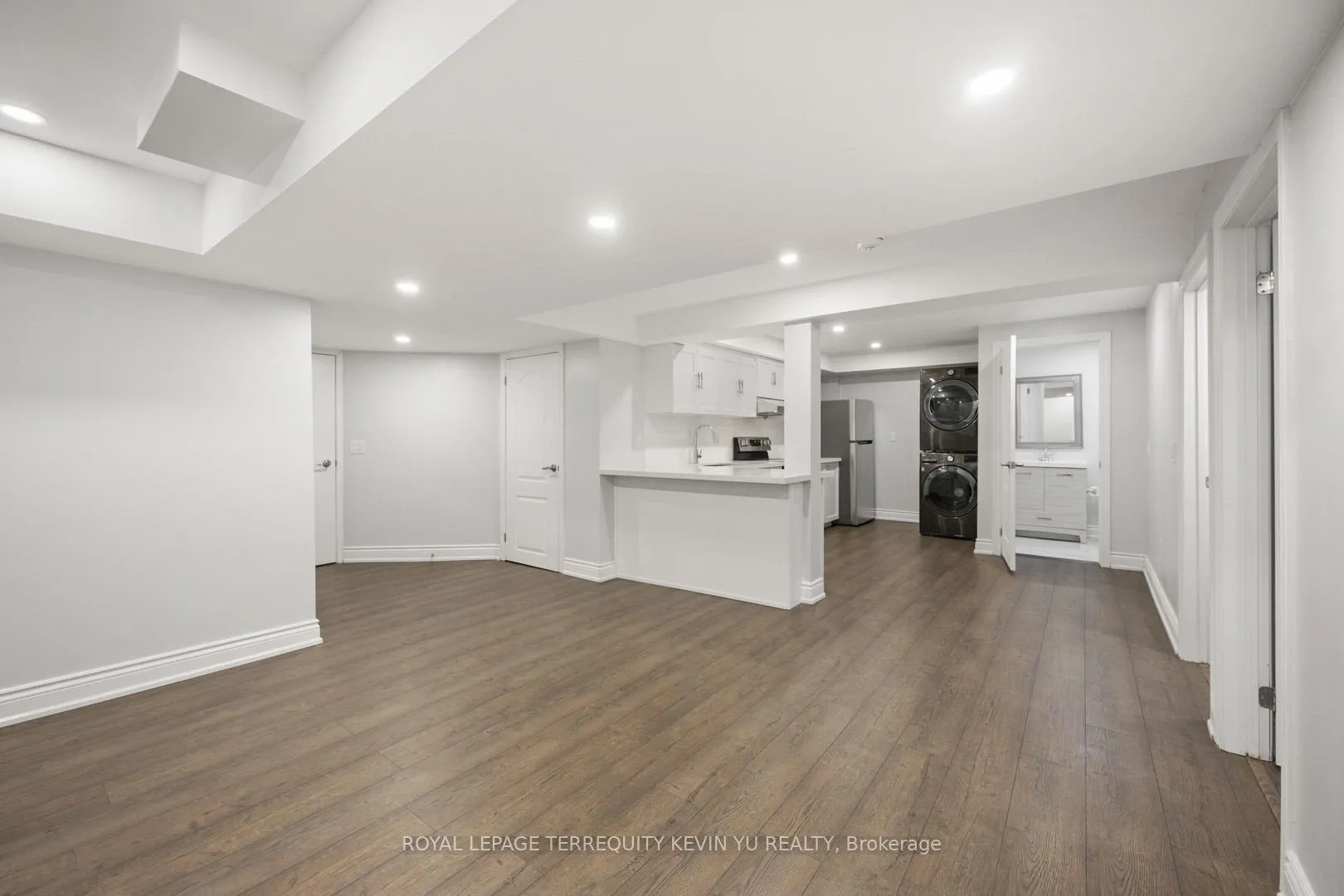 Photo 2 of Unit Bsmt, 27 Learmont Avenue, Caledon, Rural Caledon — HOMEH