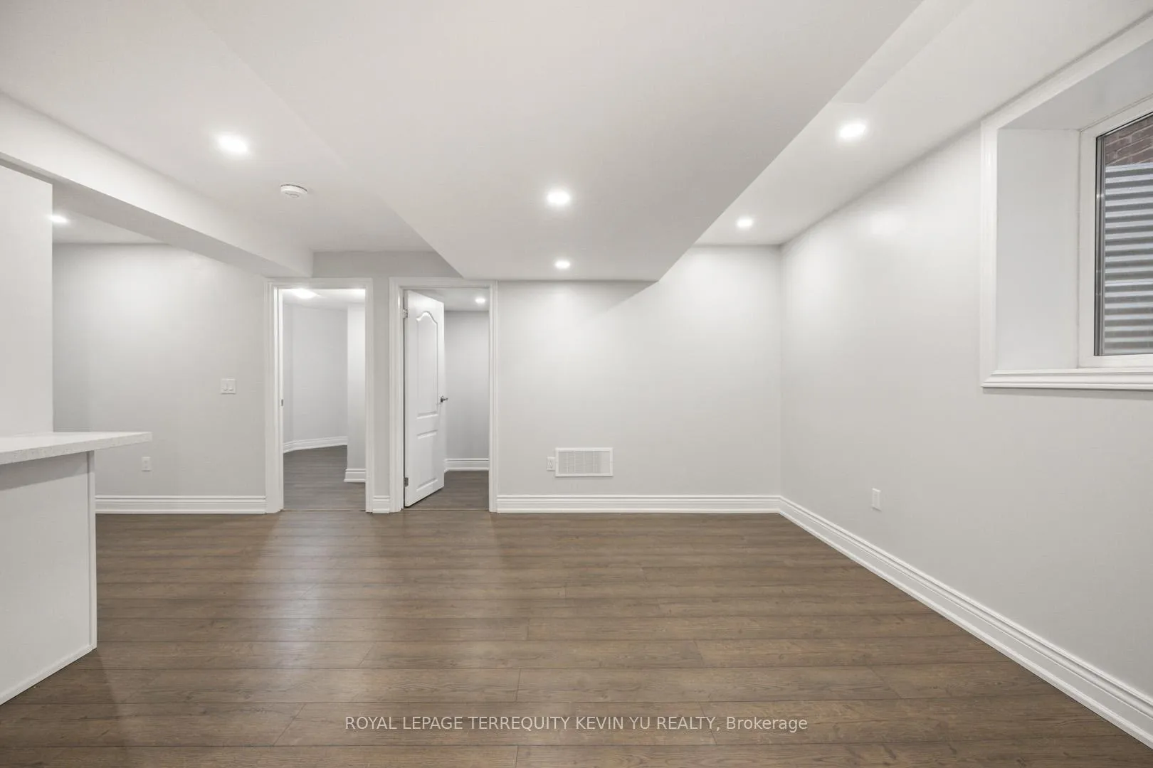 Photo 4 of Unit Bsmt, 27 Learmont Avenue, Caledon, Rural Caledon — HOMEH