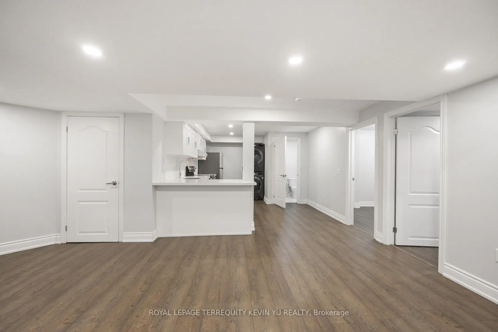 Photo 6 of Unit Bsmt, 27 Learmont Avenue, Caledon, Rural Caledon — HOMEH