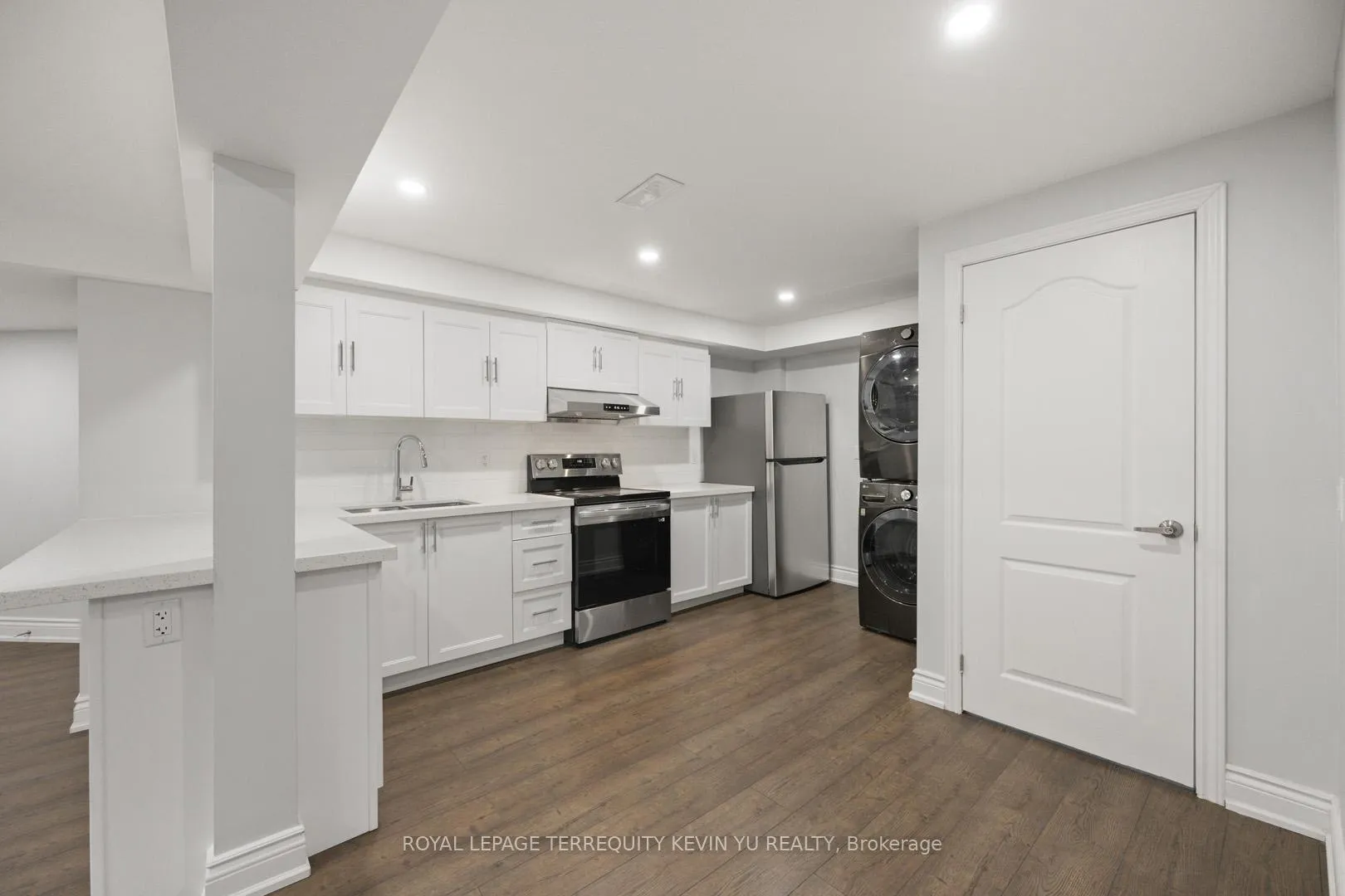 Photo 7 of Unit Bsmt, 27 Learmont Avenue, Caledon, Rural Caledon — HOMEH