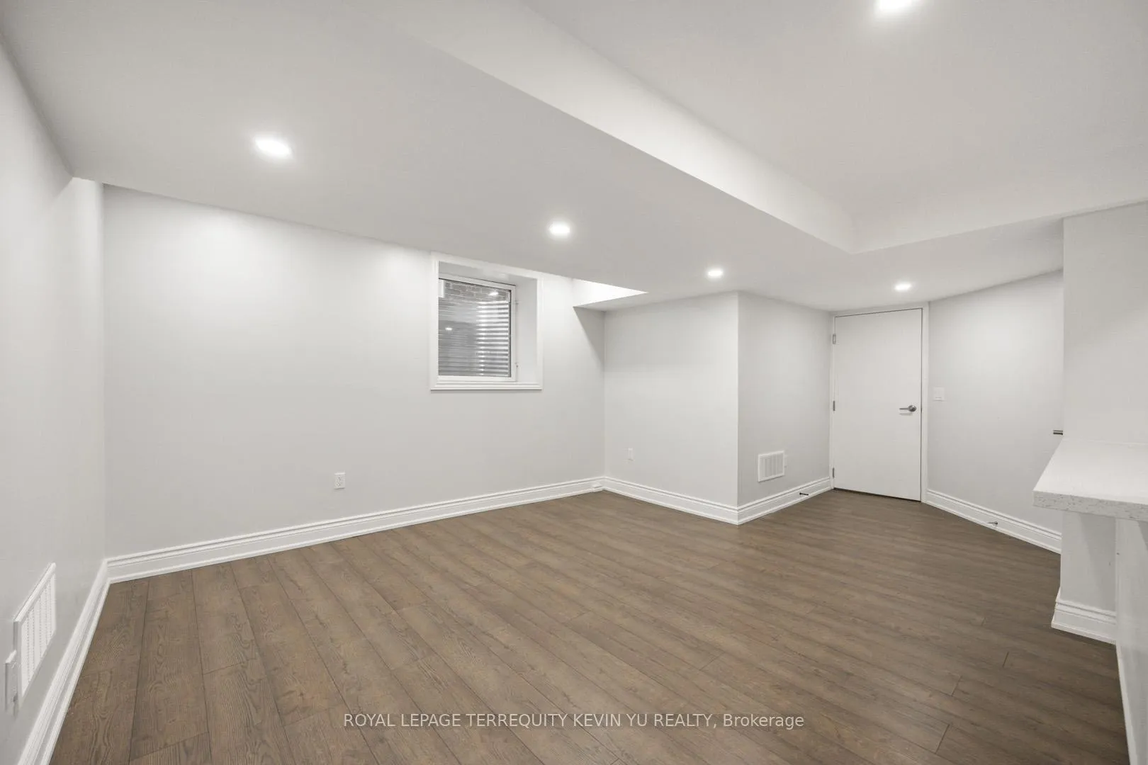 Photo 13 of Unit Bsmt, 27 Learmont Avenue, Caledon, Rural Caledon — HOMEH