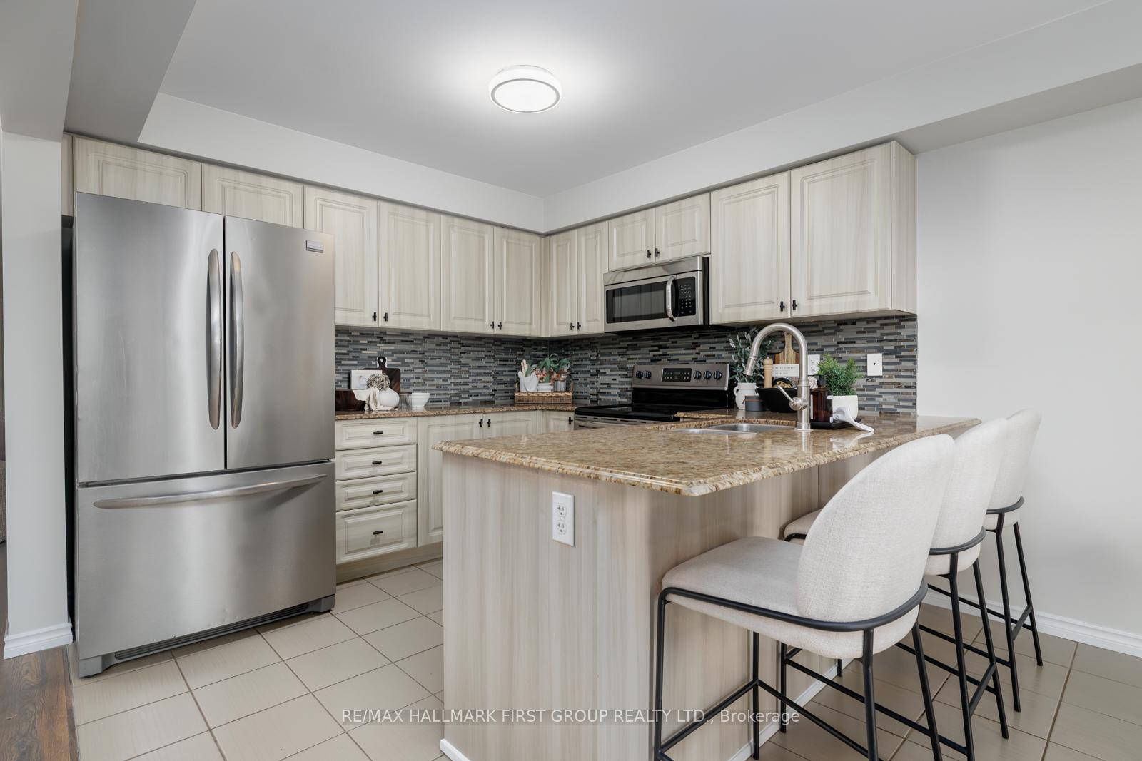 Photo 12 of 23 Sidney Rundle Avenue, Clarington, Bowmanville — HOMEH