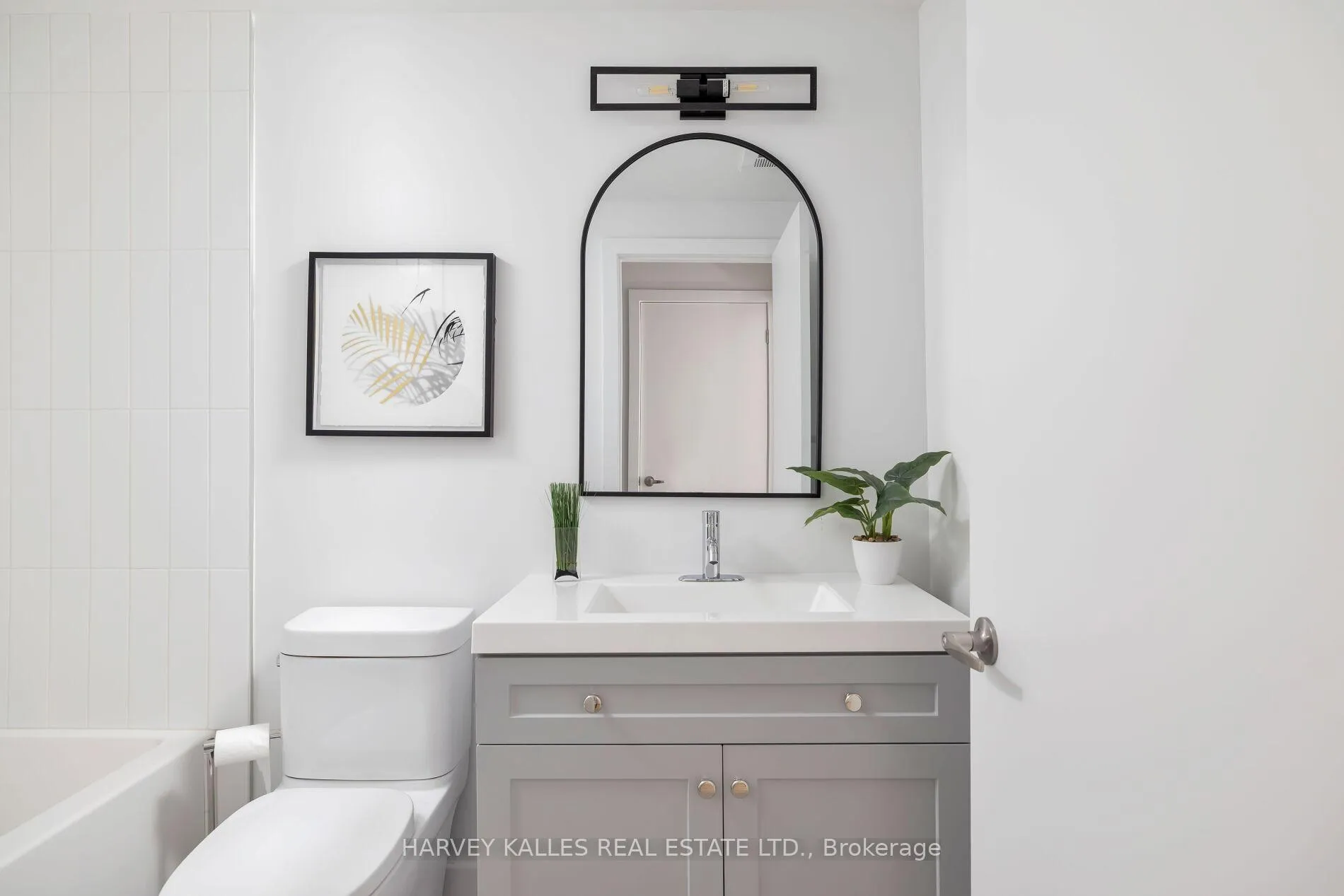 Photo 22 of Unit 4, 580A College Street, Toronto, Palmerston-Little Italy — HOMEH