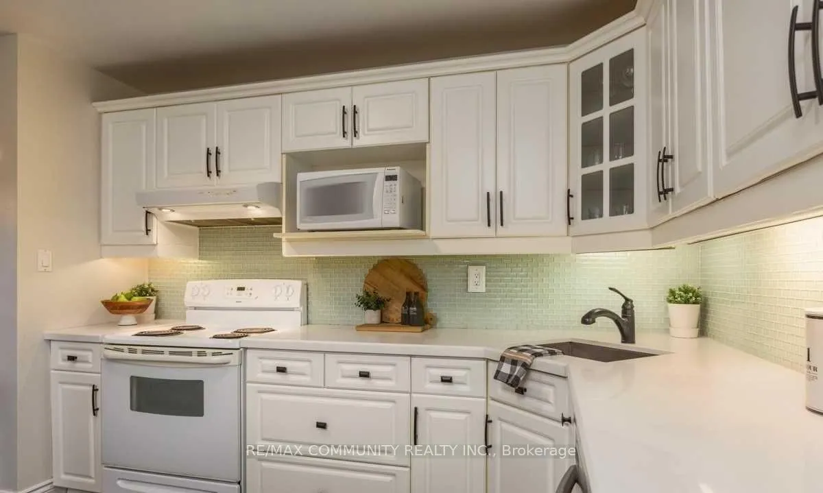 Photo 12 of 1356 Poprad Avenue, Pickering, Bay Ridges — HOMEH