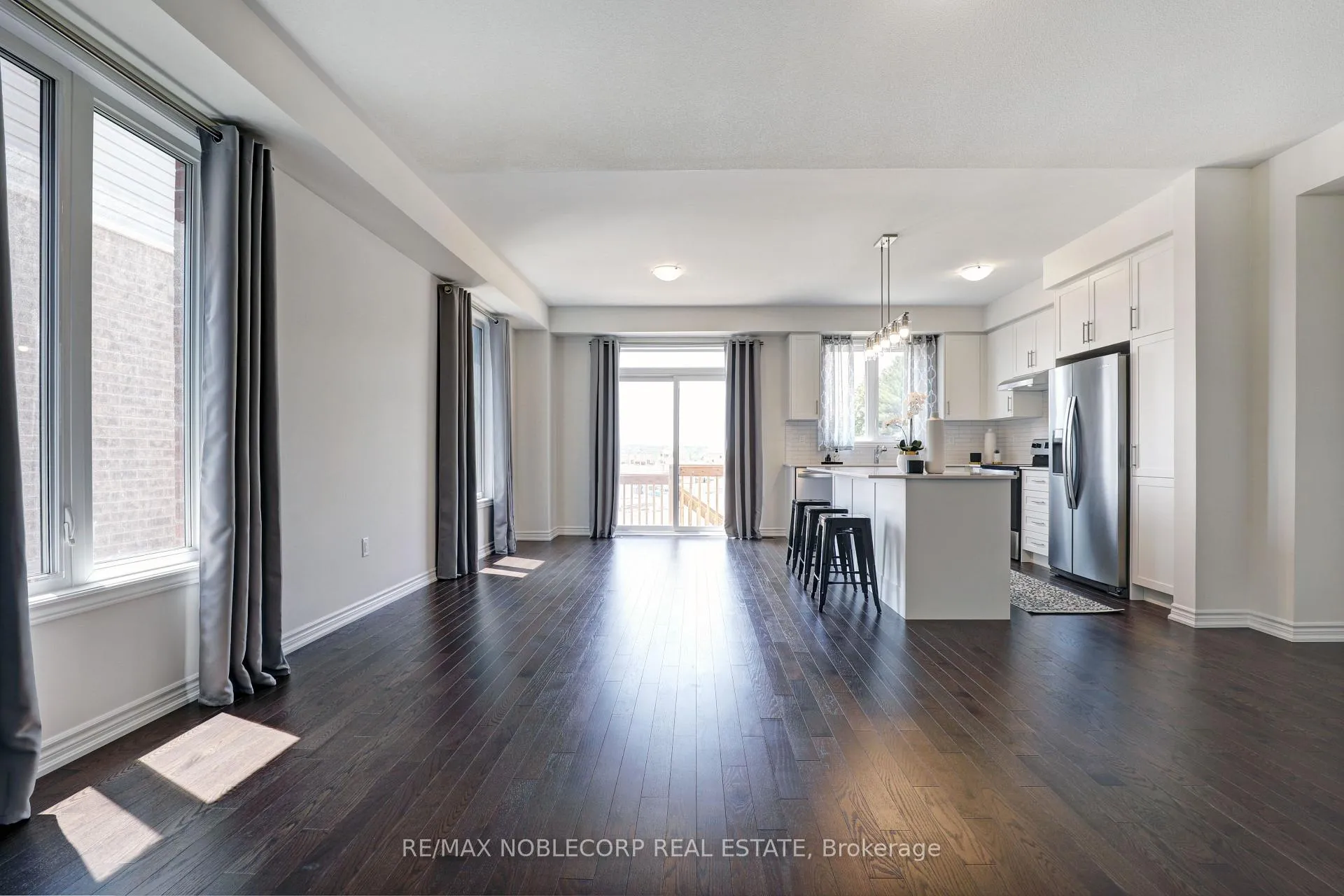 Photo 5 of 14 Greer Street, Barrie, Painswick South — HOMEH