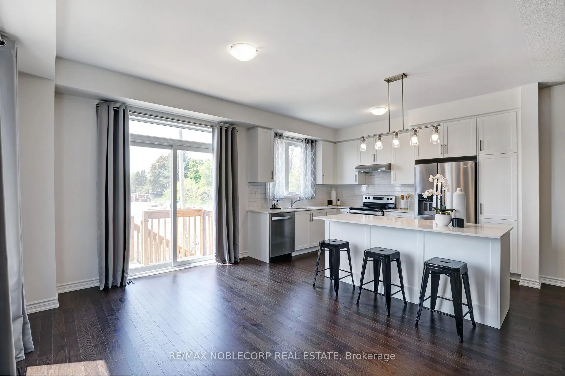 Photo 6 of 14 Greer Street, Barrie, Painswick South — HOMEH