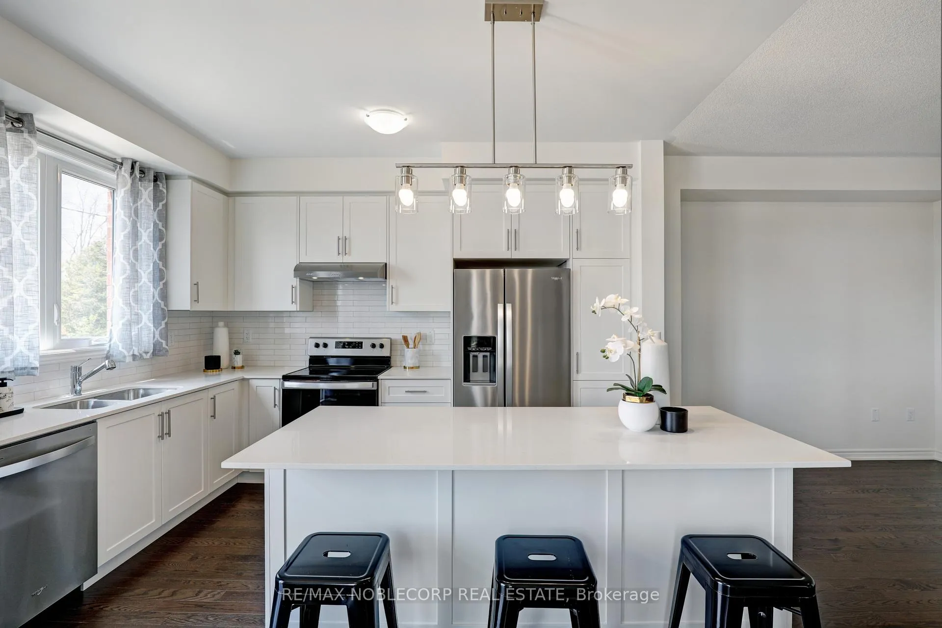 Photo 7 of 14 Greer Street, Barrie, Painswick South — HOMEH