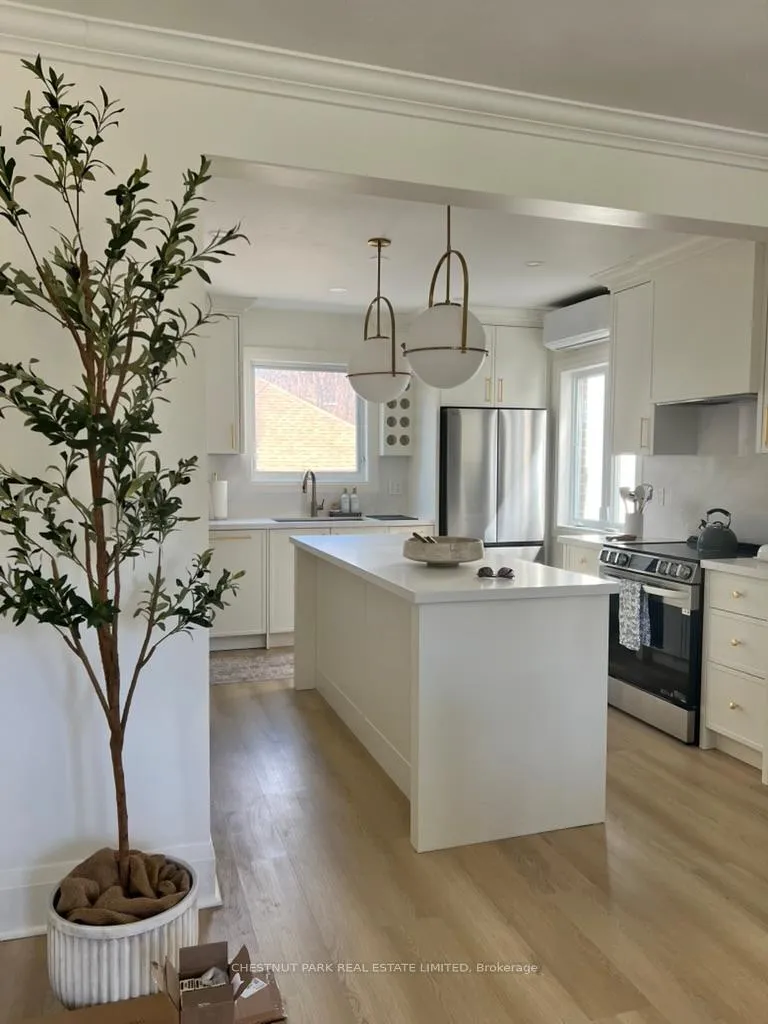 Photo 5 of 46 Elderwood Drive, Toronto, Forest Hill South — HOMEH