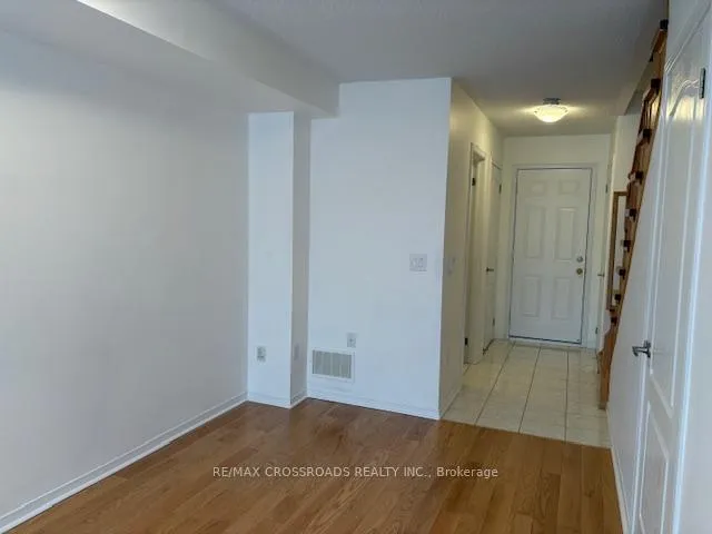 Photo 3 of 5243 Major Mackenzie Drive E, Markham, Berczy — HOMEH