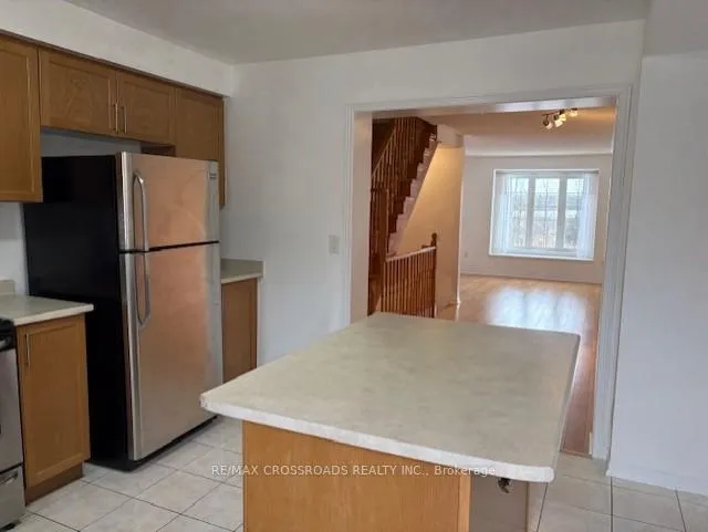 Photo 9 of 5243 Major Mackenzie Drive E, Markham, Berczy — HOMEH