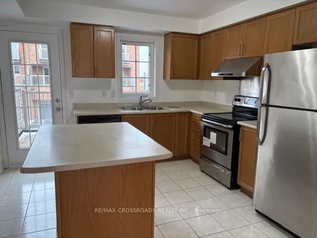 Photo 10 of 5243 Major Mackenzie Drive E, Markham, Berczy — HOMEH