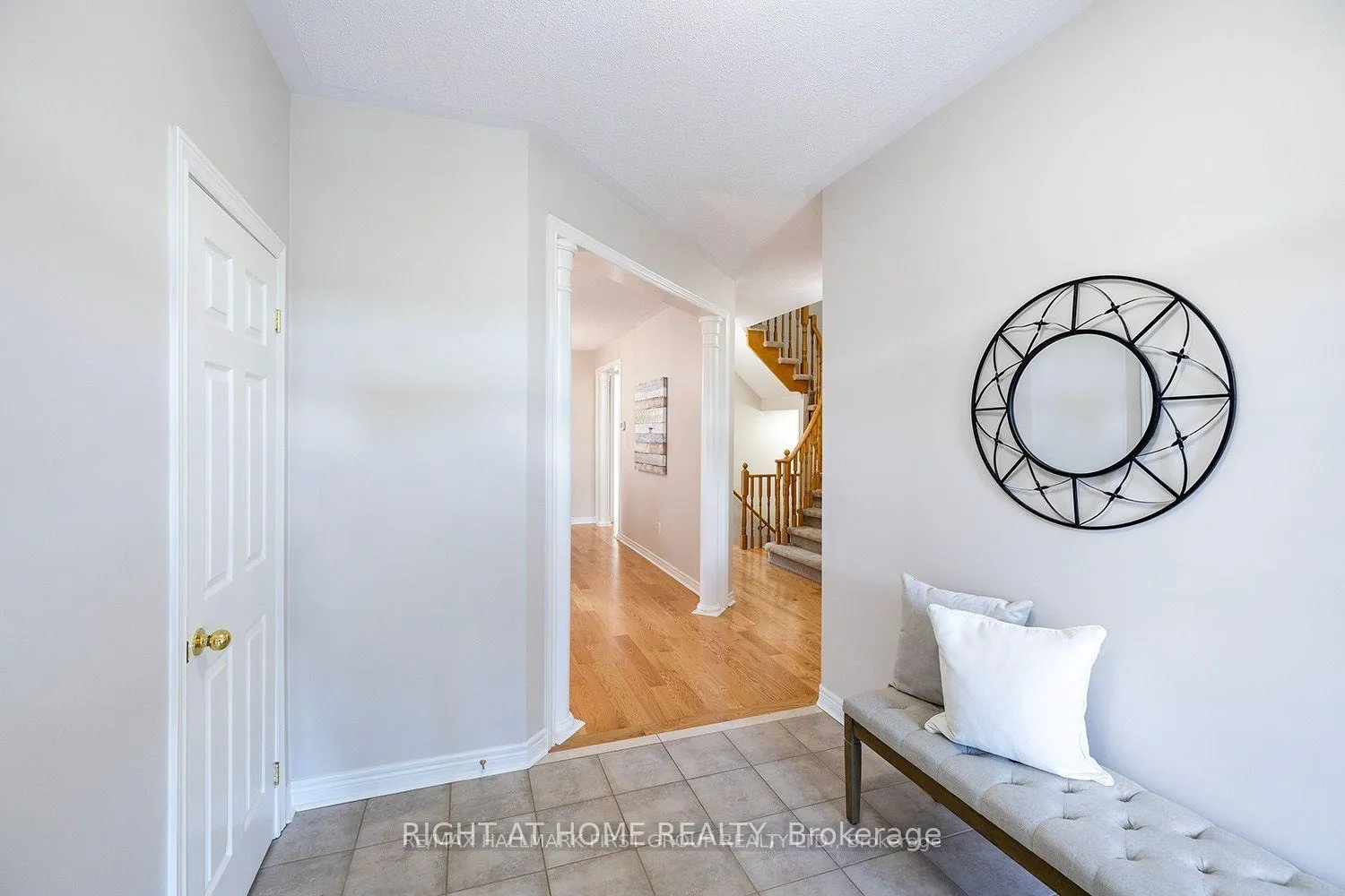 Photo 3 of 64 Chimney Hill Way, Scugog, Port Perry — HOMEH