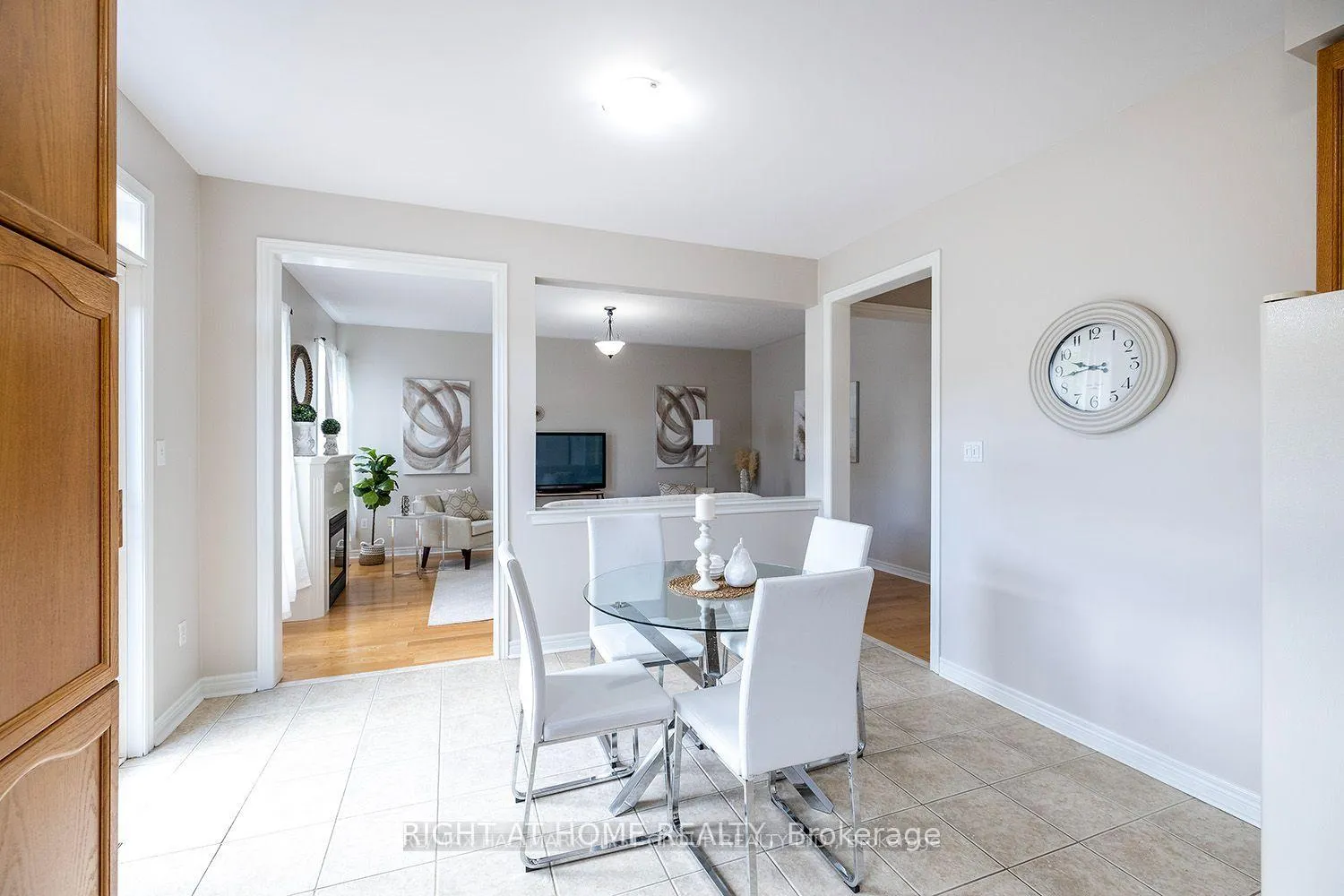 Photo 6 of 64 Chimney Hill Way, Scugog, Port Perry — HOMEH