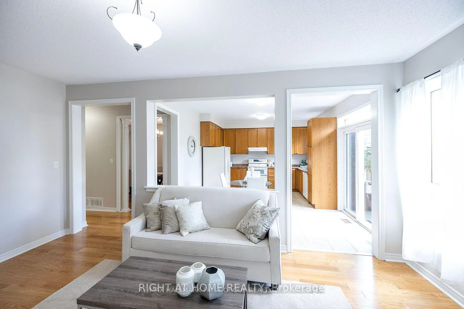 Photo 7 of 64 Chimney Hill Way, Scugog, Port Perry — HOMEH