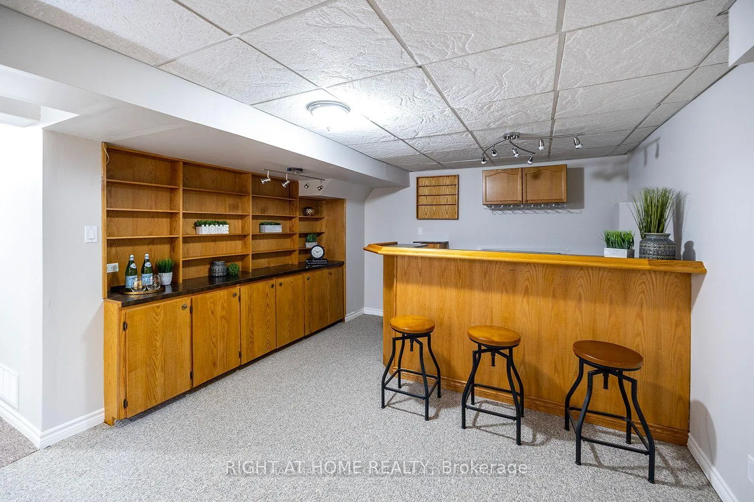 Photo 18 of 64 Chimney Hill Way, Scugog, Port Perry — HOMEH
