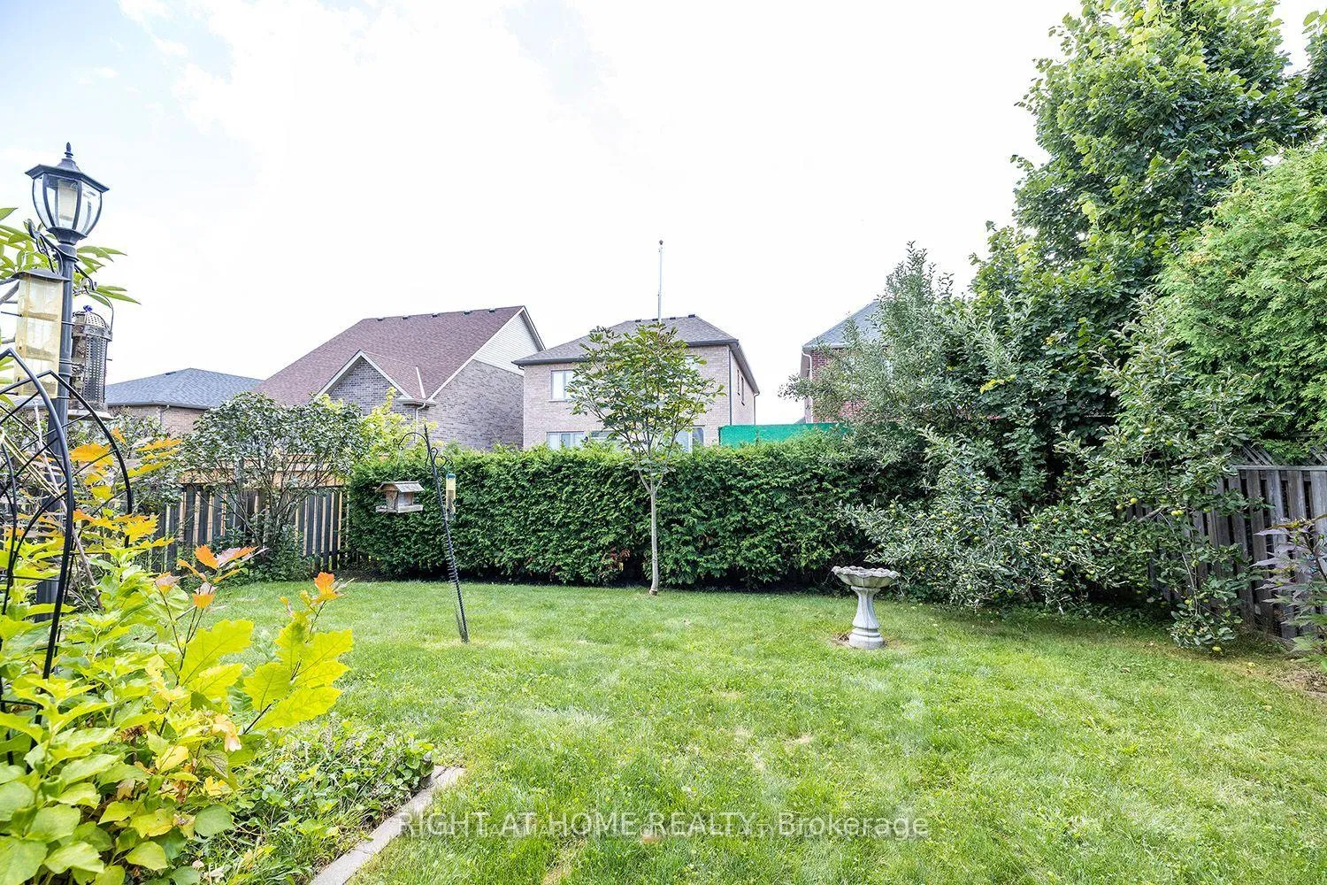Photo 22 of 64 Chimney Hill Way, Scugog, Port Perry — HOMEH