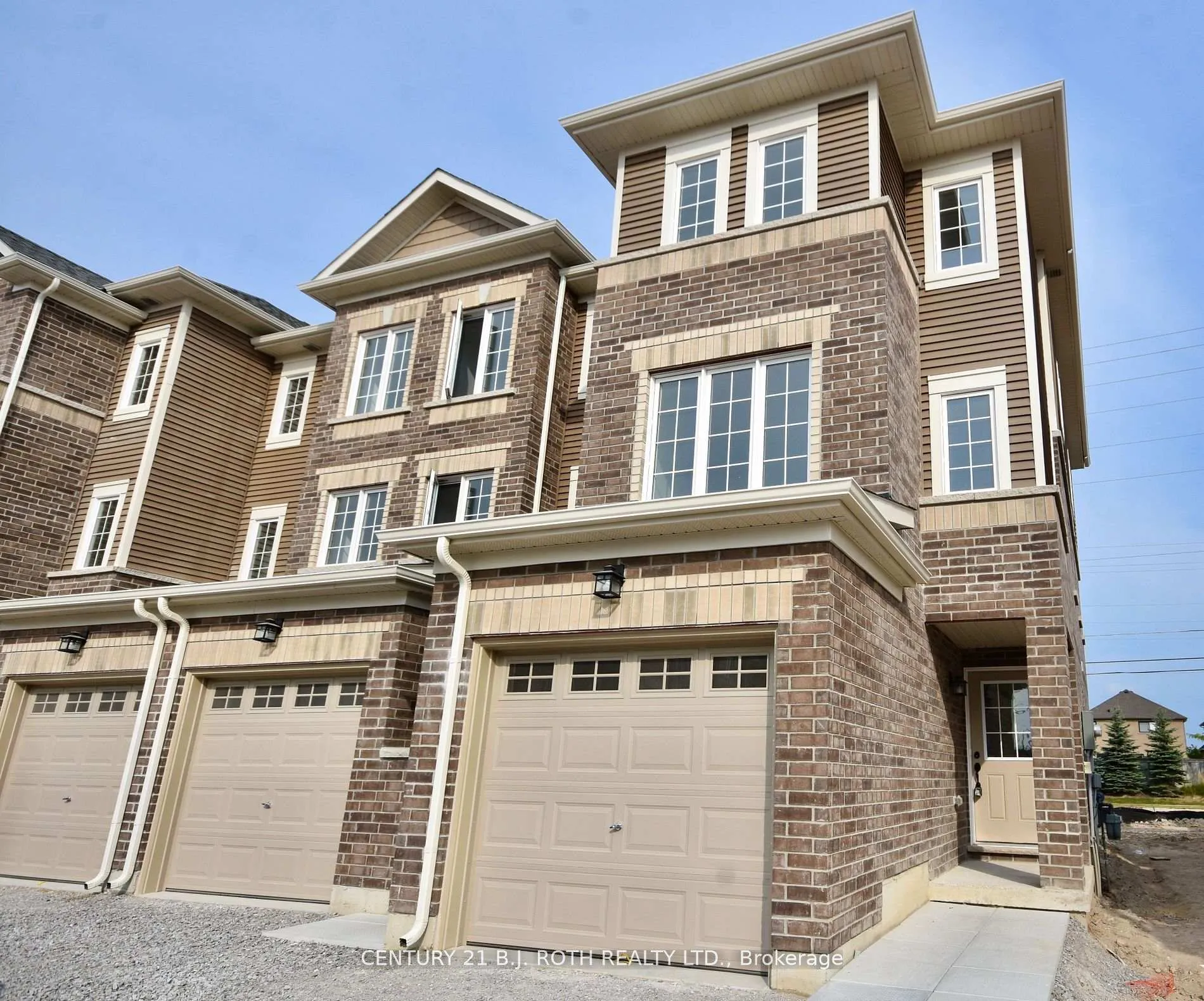 Photo 1 of 51 Pumpkin Corner Crescent, Barrie, Innis-Shore — HOMEH