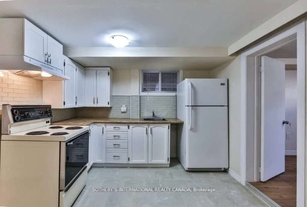 Photo 5 of Unit Lower Level, 1450 Bayview Avenue, Toronto, Mount Pleasant East — HOMEH