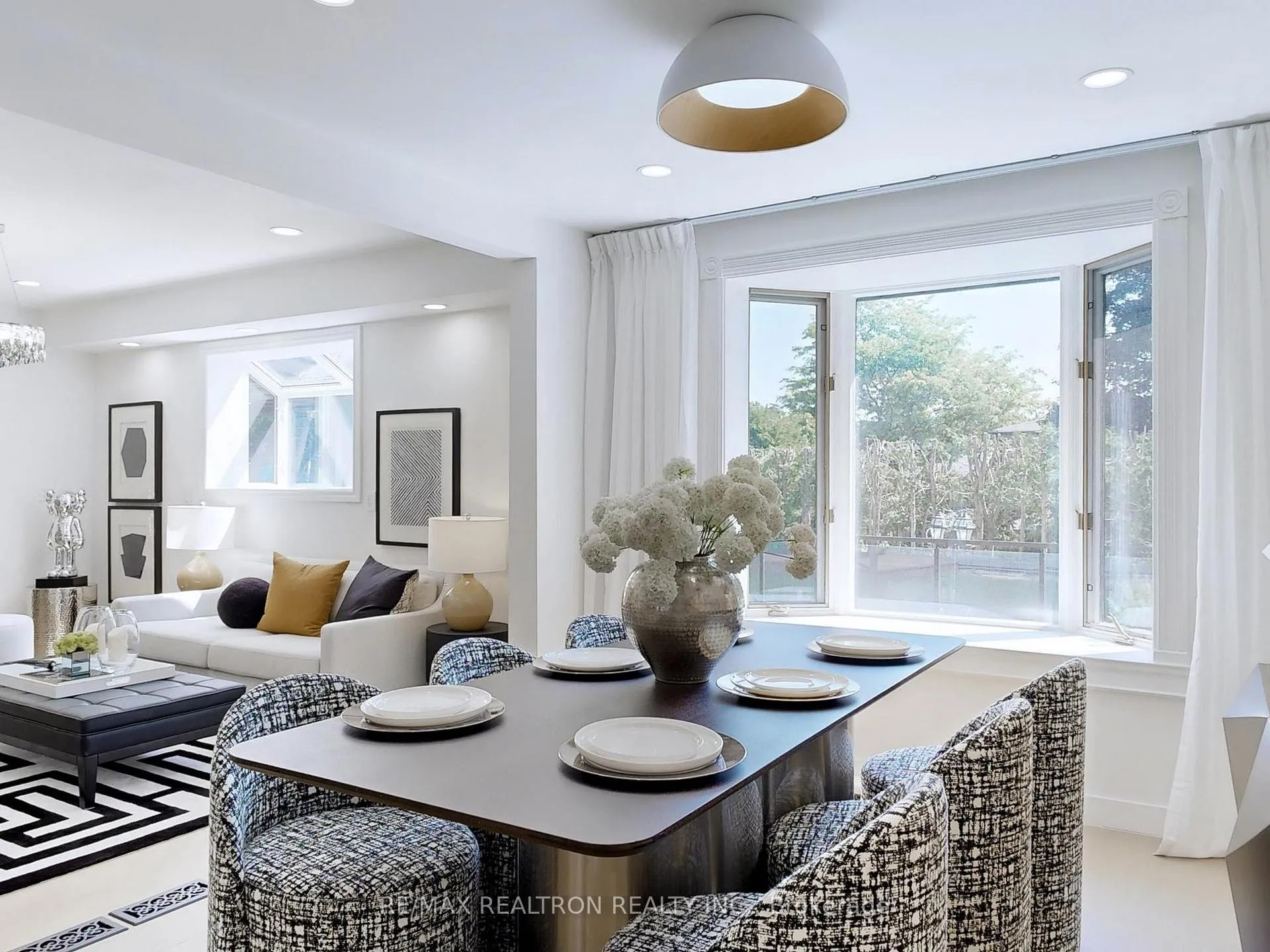 Photo 8 of 66 Chant Crescent, Markham, Unionville — HOMEH