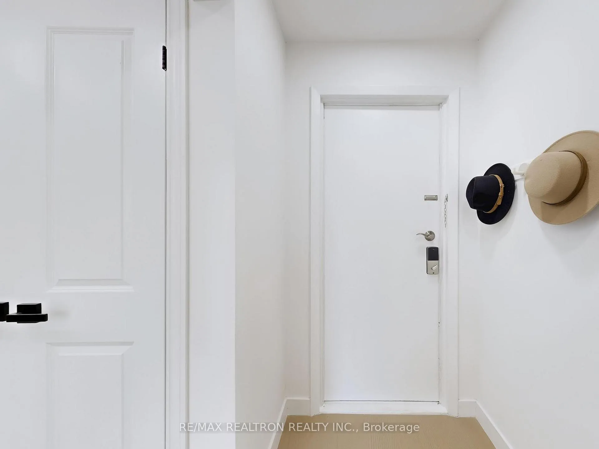 Photo 16 of 66 Chant Crescent, Markham, Unionville — HOMEH