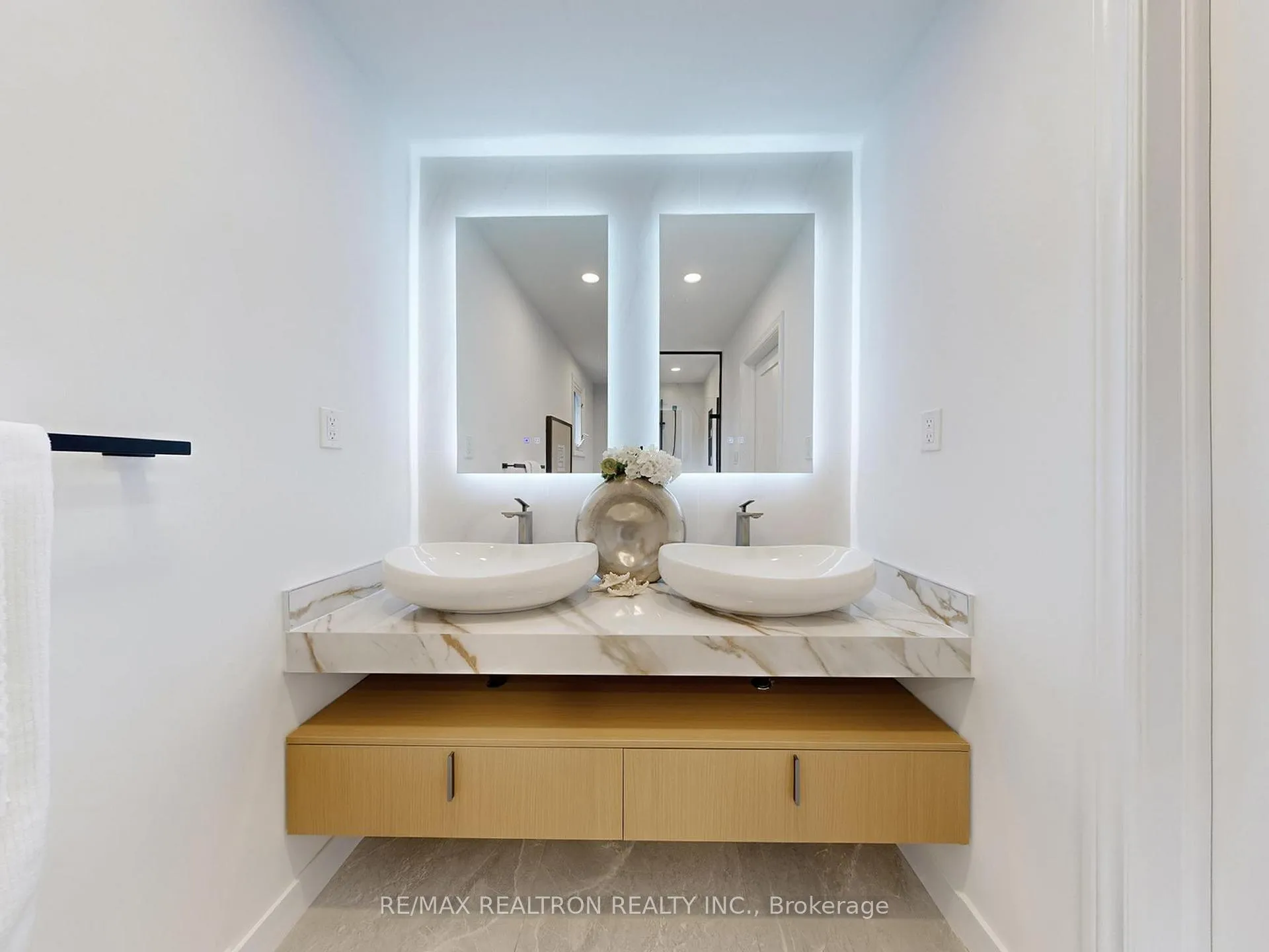 Photo 22 of 66 Chant Crescent, Markham, Unionville — HOMEH