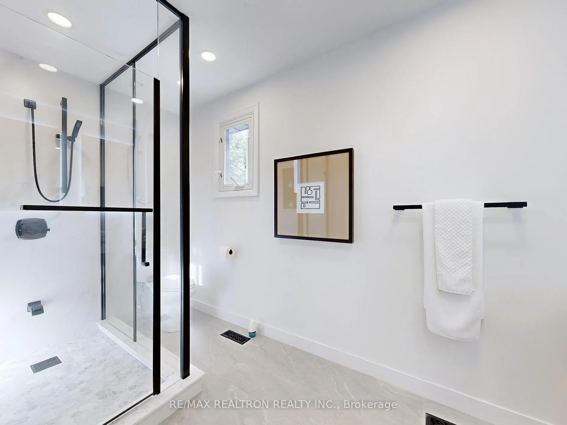 Photo 23 of 66 Chant Crescent, Markham, Unionville — HOMEH