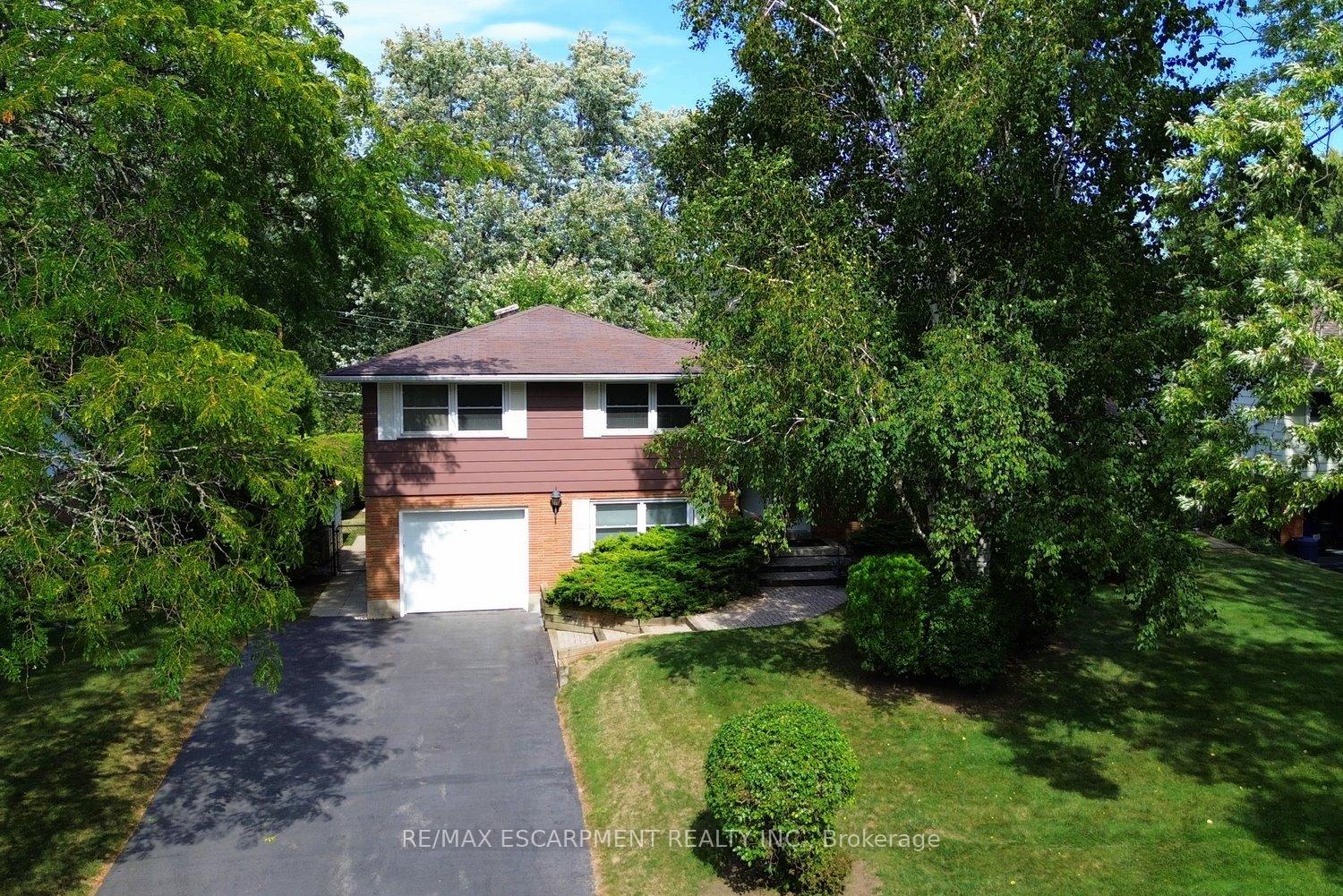 Photo 4 of 219 Strathcona Drive, Burlington, Shoreacres — HOMEH