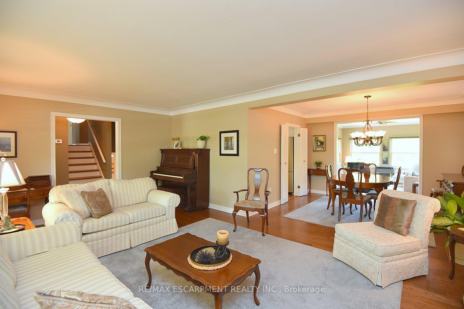 Photo 8 of 219 Strathcona Drive, Burlington, Shoreacres — HOMEH