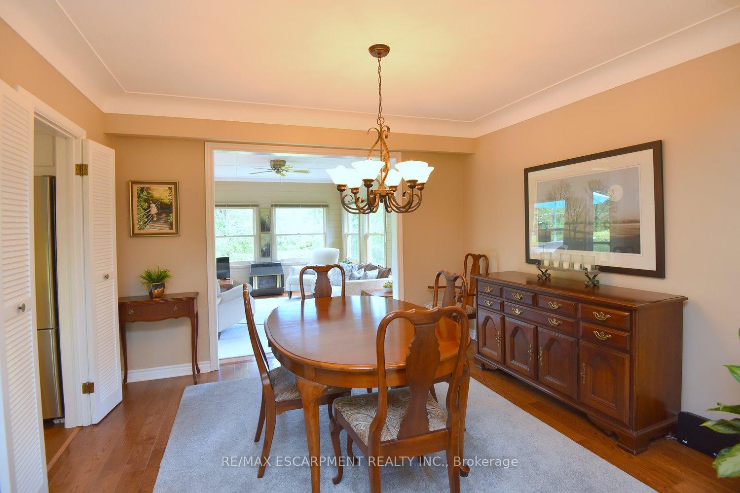 Photo 10 of 219 Strathcona Drive, Burlington, Shoreacres — HOMEH
