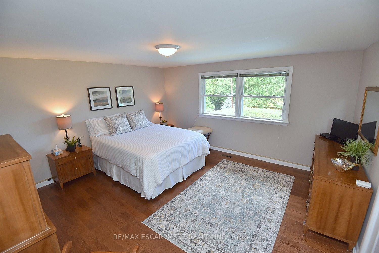 Photo 17 of 219 Strathcona Drive, Burlington, Shoreacres — HOMEH
