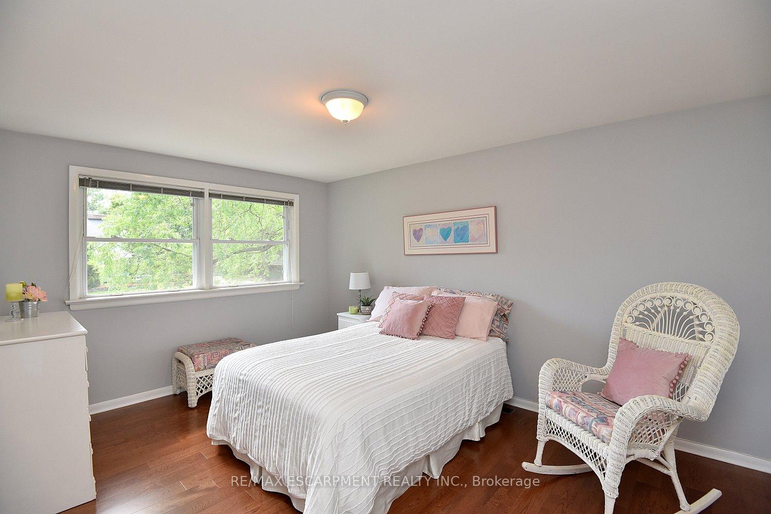 Photo 19 of 219 Strathcona Drive, Burlington, Shoreacres — HOMEH