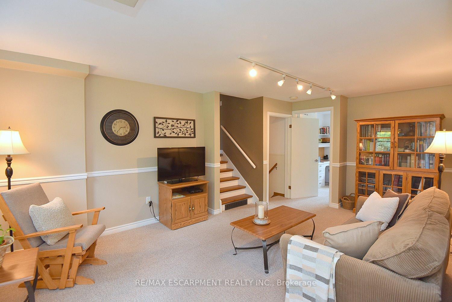 Photo 23 of 219 Strathcona Drive, Burlington, Shoreacres — HOMEH