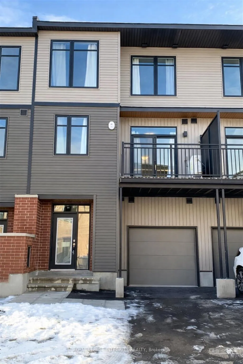 Front of 412 Jewelwing Private