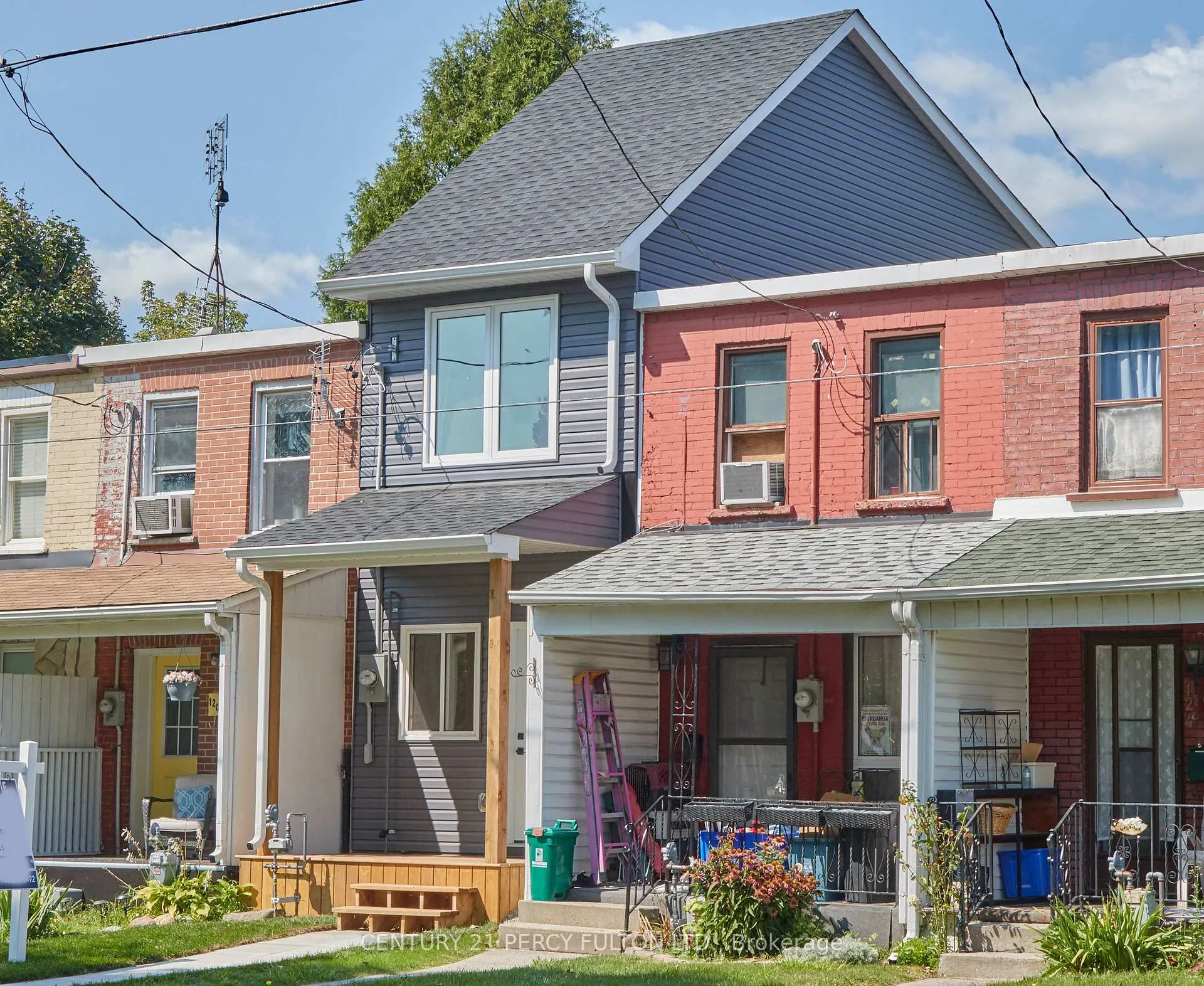 Photo 2 of 122 Olive Avenue, Oshawa, Central — HOMEH