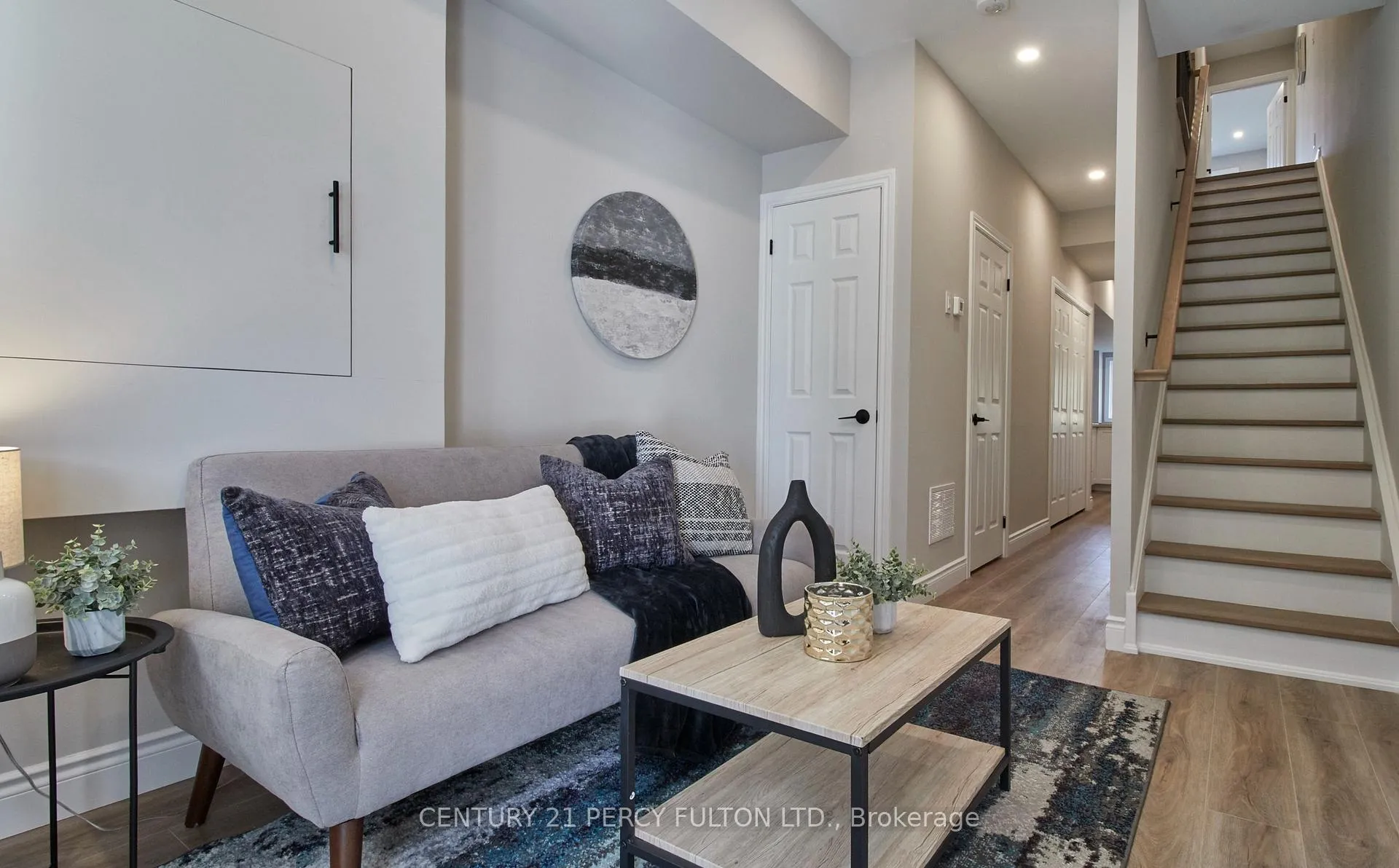 Photo 7 of 122 Olive Avenue, Oshawa, Central — HOMEH